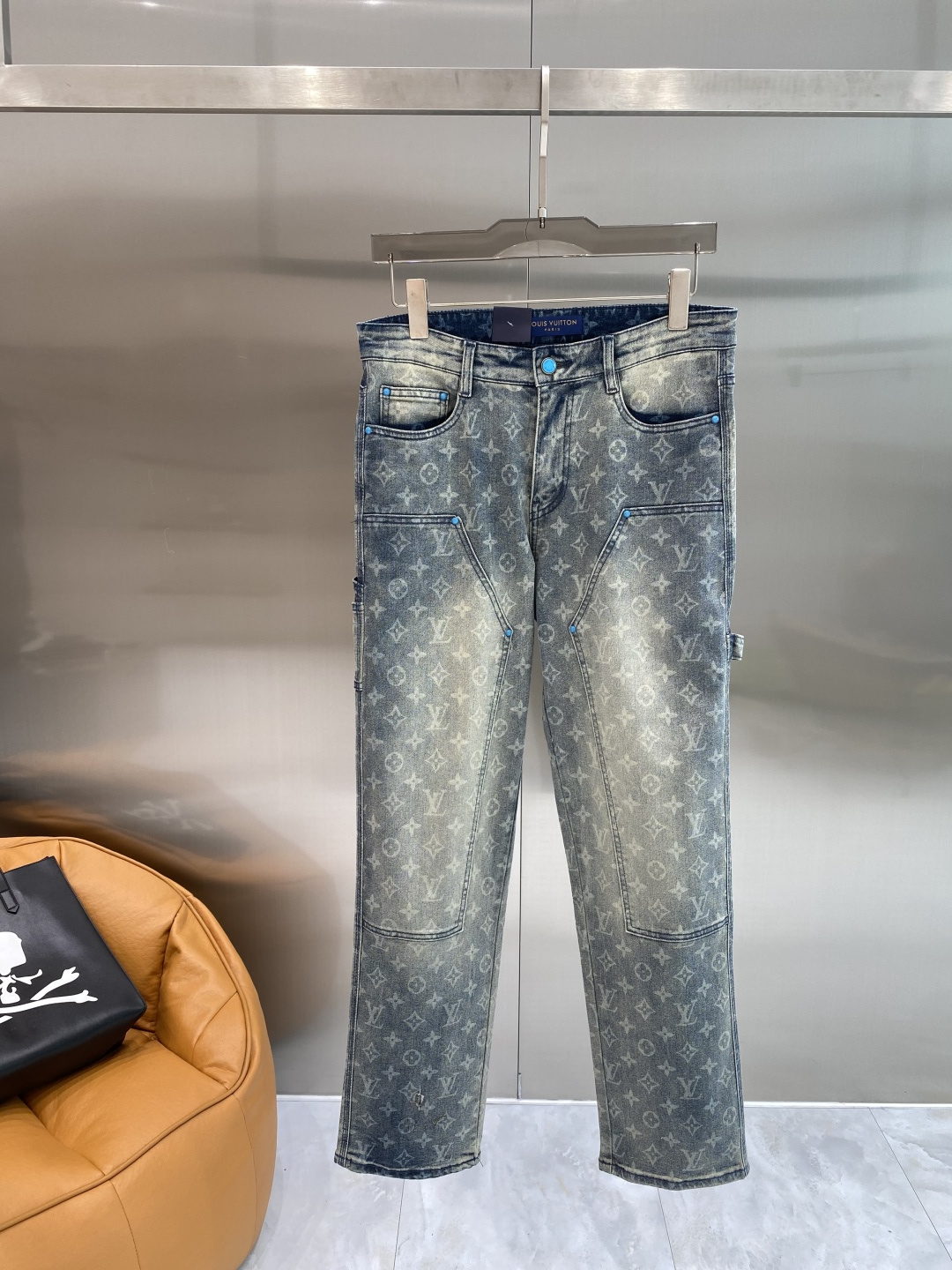 NO:867197,'Donkey Family' 2026 spring heavy-duty washed casual jeans, imported original washed stretch fabric, comfortable and elastic, unique design, super correct fit, comfortable and breathable, extremely high grade, counter quality, handsome upper body, size 29-36, next day,, louis vuitton, louis vuitton, jeans,19860909《驴家》 2026春款重工水洗休闲牛仔裤,进口原版水洗弹力面料,舒适有弹性,独特设计,版型超正,舒适透气,档次极高,专柜品质,上身帅气十足,码数29-36隔天,,louis vuitton,louis vuitton,jeans,,Men's clothing