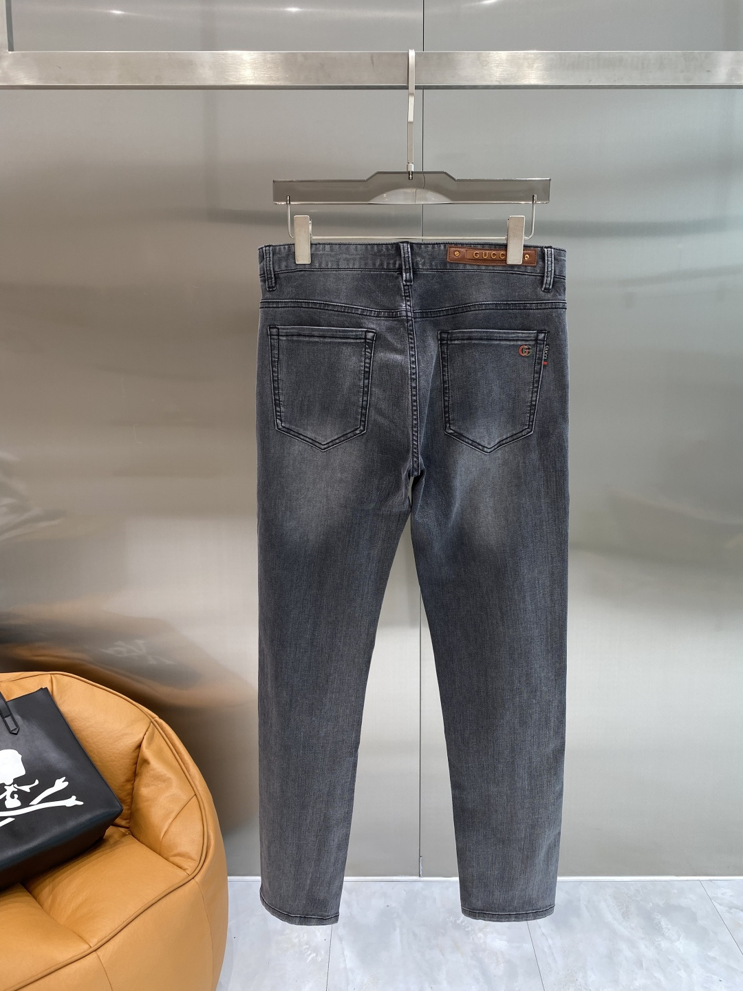 NO:872987,'Gujia' 2026 heavy-duty washed casual jeans, imported original washed stretch fabric, comfortable and elastic, unique design, super correct fit, comfortable and breathable, extremely high grade, counter quality, handsome upper body, size 29-38, next day,,gucci,jeans,19860909《古家》 2026重工水洗休闲牛仔裤,进口原版水洗弹力面料,舒适有弹性,独特设计,版型超正,舒适透气,档次极高,专柜品质,上身帅气十足,码数29-38隔天,,gucci,jeans,,Men's clothing