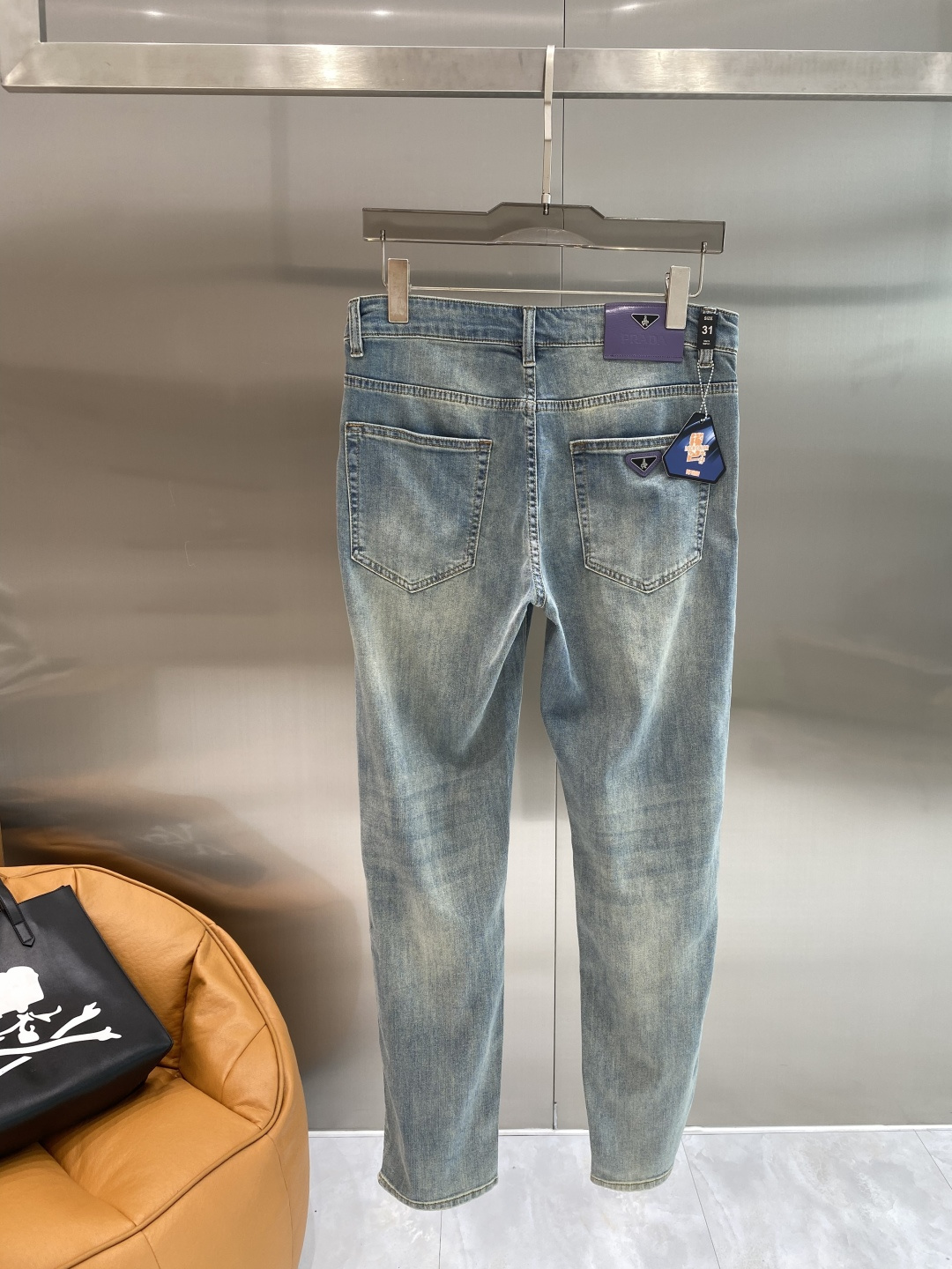 NO:872947,'Pujia' 2026 heavy-duty washed casual jeans, imported original washed stretch fabric, comfortable and elastic, unique design, super correct fit, comfortable and breathable, extremely high grade, counter quality, handsome upper body, size 29-38, next day, prada, jeans,19860909《普家》 2026重工水洗休闲牛仔裤,进口原版水洗弹力面料,舒适有弹性,独特设计,版型超正,舒适透气,档次极高,专柜品质,上身帅气十足,码数29-38隔天,,prada,jeans,,Men's clothing