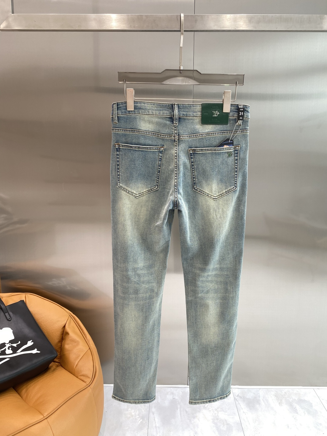 NO:872919,'Donkey Family' 2026 heavy-duty washed casual jeans, imported original washed stretch fabric, comfortable and elastic, unique design, super correct fit, comfortable and breathable, extremely high grade, counter quality, handsome upper body, size 29-38, next day,, louis vuitton, louis vuitton, jeans,19860909《驴家》 2026重工水洗休闲牛仔裤,进口原版水洗弹力面料,舒适有弹性,独特设计,版型超正,舒适透气,档次极高,专柜品质,上身帅气十足,码数29-38隔天,,louis vuitton,louis vuitton,jeans,,Men's clothing