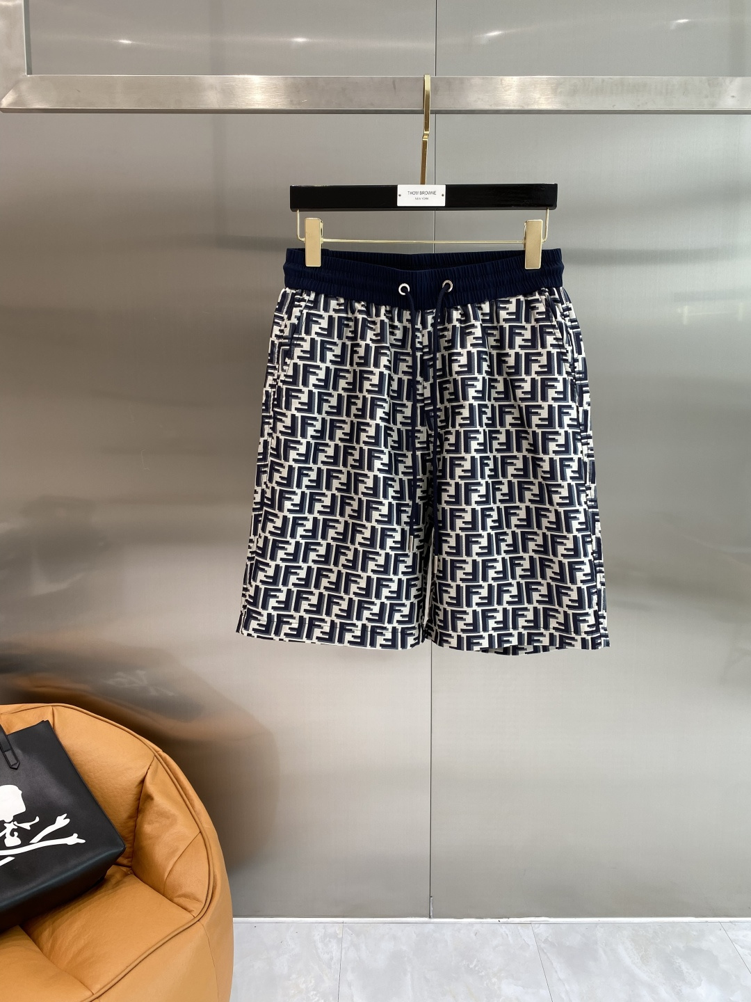 NO:872915,'Fenjia' 2026 spring and summer new casual shorts!  On sale simultaneously on the official website. Customized brand classic LOGO, customized fabrics, excellent comfort, strong touch. Highly identifiable, perfect appearance and craftsmanship. Sizes M-3XL next day, fendi, shorts,19860909《芬家》 2026春夏新款休闲短裤！官网同步发售.定制品牌经典LOGO,定制面料,舒适度极好,手触感强烈.辨识度极高,完美品相工艺. 尺码M-3XL隔天,,fendi,shorts,,Men's clothing