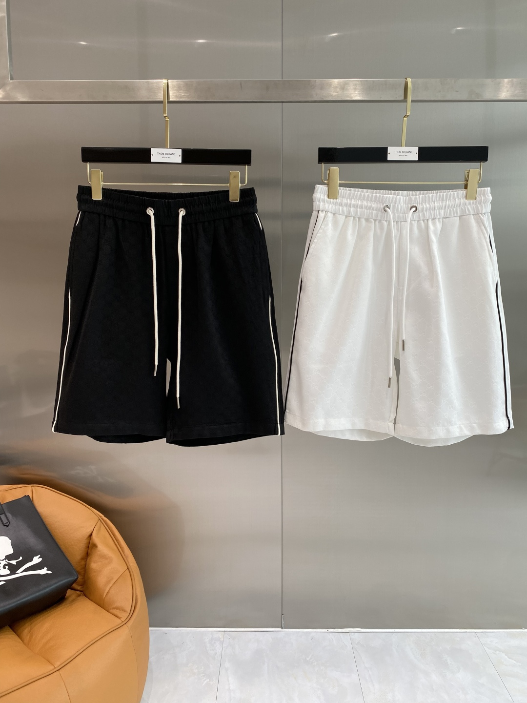 NO:872934,'Gujia' 2026 spring and summer new casual shorts!  On sale simultaneously on the official website. Customized brand classic LOGO, customized fabrics, excellent comfort, strong hand touch. Highly recognizable, perfect appearance and craftsmanship. Sizes M-3XL next day, gucci, shorts,19860909《古家》 2026春夏新款休闲短裤！官网同步发售.定制品牌经典LOGO,定制面料,舒适度极好,手触感强烈.辨识度极高,完美品相工艺. 尺码M-3XL隔天,,gucci,shorts,,Men's clothing