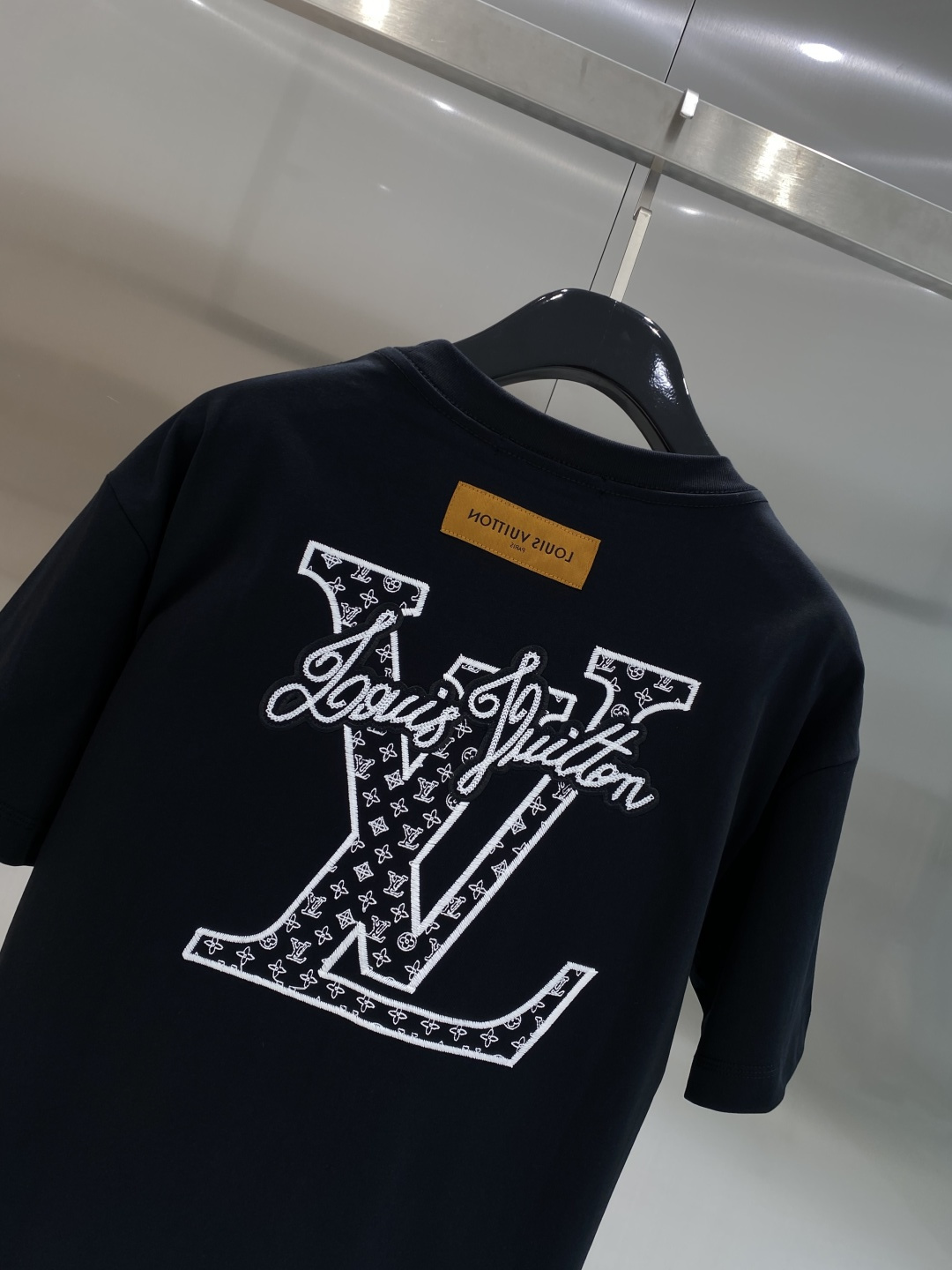 《𝙉𝙚𝙬🖤❤️驴家》2026新款首发专柜最新款短袖圆领T恤 高端订制 设计前卫时尚！刺绣品牌logo工艺