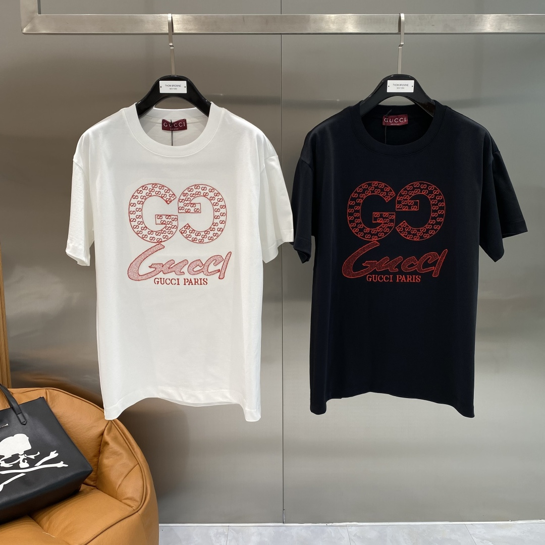 《𝙉𝙚𝙬🖤❤️古家》2026新款首发专柜最新款短袖圆领T恤 高端订制 设计前卫时尚！刺绣品牌logo工艺
