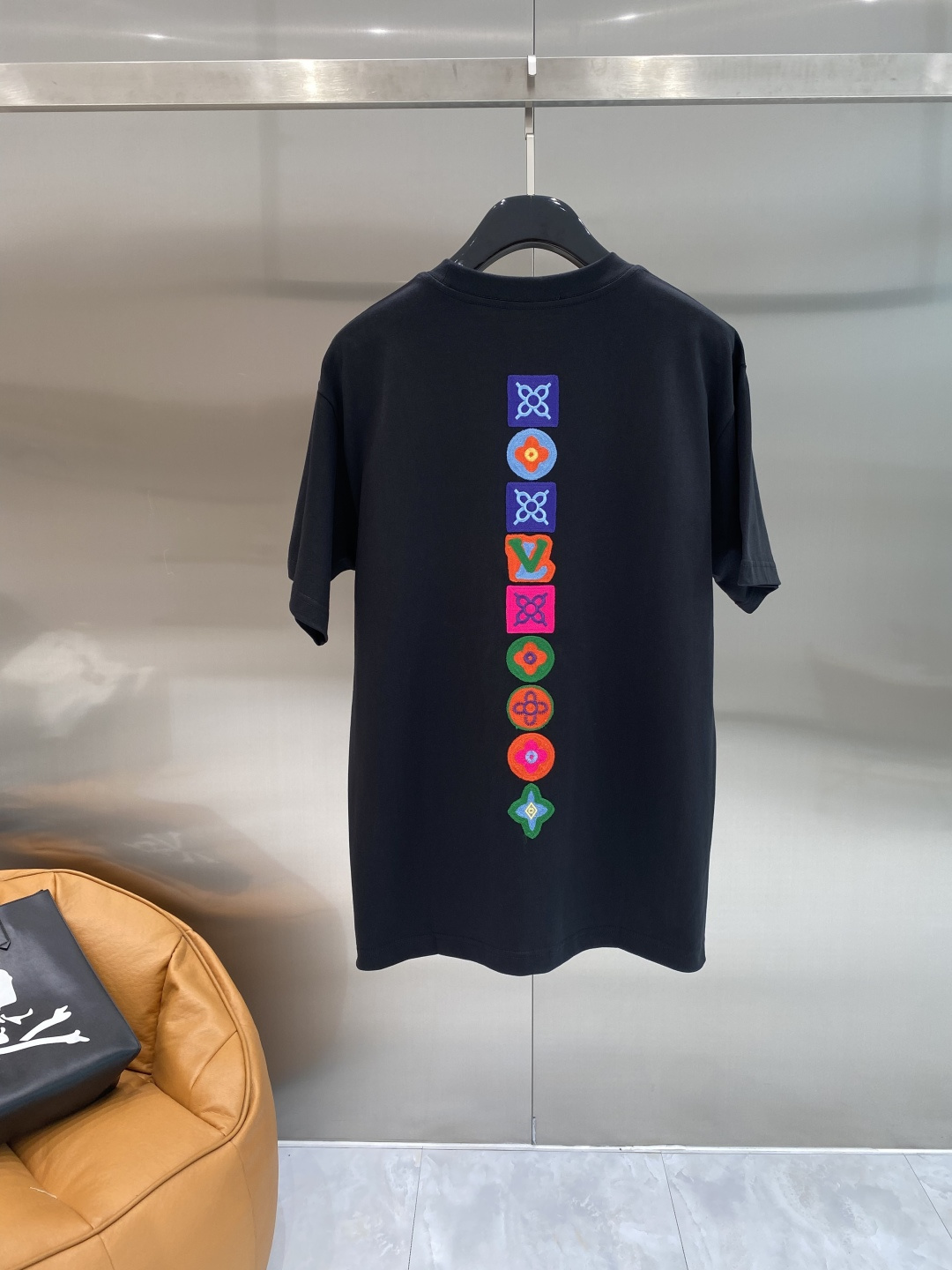 《𝙉𝙚𝙬🖤❤️驴家》2026新款首发专柜最新款短袖圆领T恤 高端订制 设计前卫时尚！刺绣品牌logo工艺