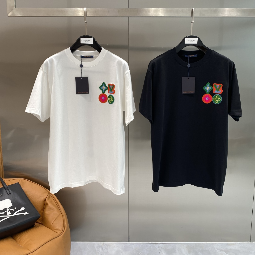 《𝙉𝙚𝙬🖤❤️驴家》2026新款首发专柜最新款短袖圆领T恤 高端订制 设计前卫时尚！刺绣品牌logo工艺