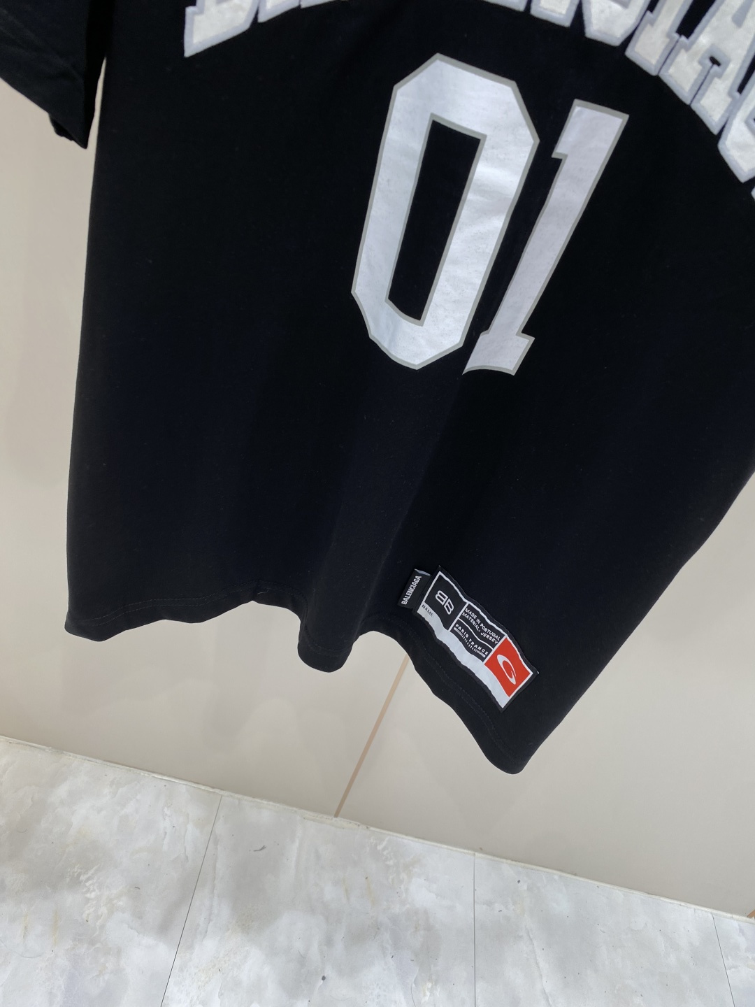 《𝙉𝙚𝙬🖤❤️巴黎家》 2026新款男士针织短袖！高端潮物，众星追捧时尚款！各大明星网红人手一件的出街单品。高级定制丝光