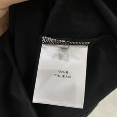 《𝙉𝙚𝙬🖤❤️迪家》 26SS新款春夏短袖 最高版本客供定制高端面料 简单时尚款,配色超级好看!经典logo的设计 简单 《𝙉𝙚𝙬🖤❤️迪家》 26SS新款春夏短袖 最高版本客供定制高端面料 简单时尚款,配色超级好看!经典logo的设计 简单