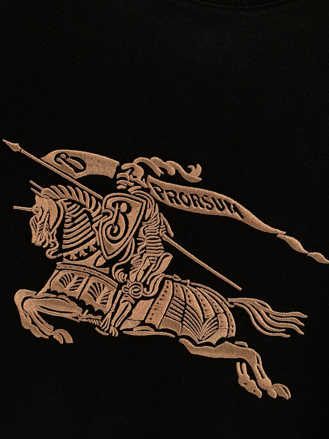 《𝙉𝙚𝙬🖤❤️巴家》2026新款首发专柜最新款短袖圆领T恤 高端订制 设计前卫时尚！刺绣品牌logo工艺