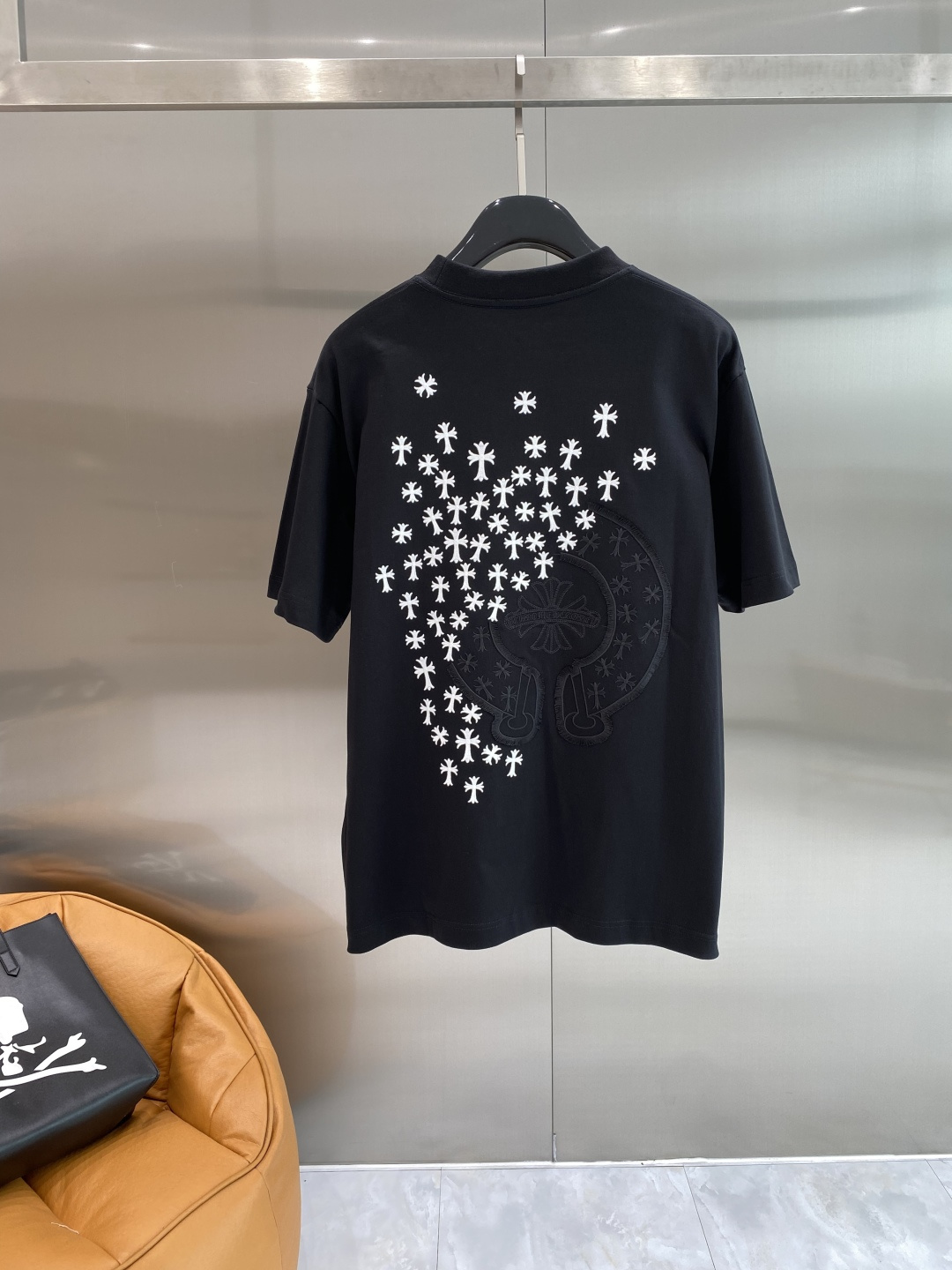《𝙉𝙚𝙬🖤❤️克家》 2026新款首发专柜最新款短袖圆领T恤 高端订制 设计前卫时尚！手绘品牌logo工艺设计 高端定制