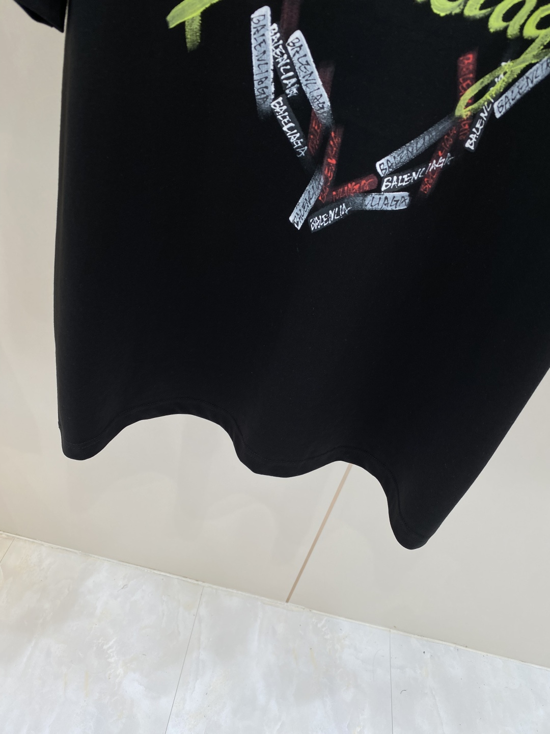 《𝙉𝙚𝙬🖤❤️巴黎家》2026新款首发专柜最新款短袖圆领T恤 高端订制 设计前卫时尚！品牌logo工艺设