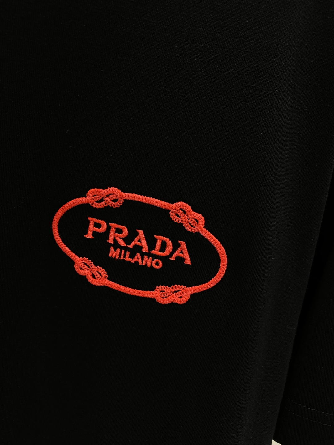 《𝙉𝙚𝙬🖤❤️普家》2026新款首发专柜最新款短袖圆领T恤 高端订制 设计前卫时尚！品牌logo工艺设计