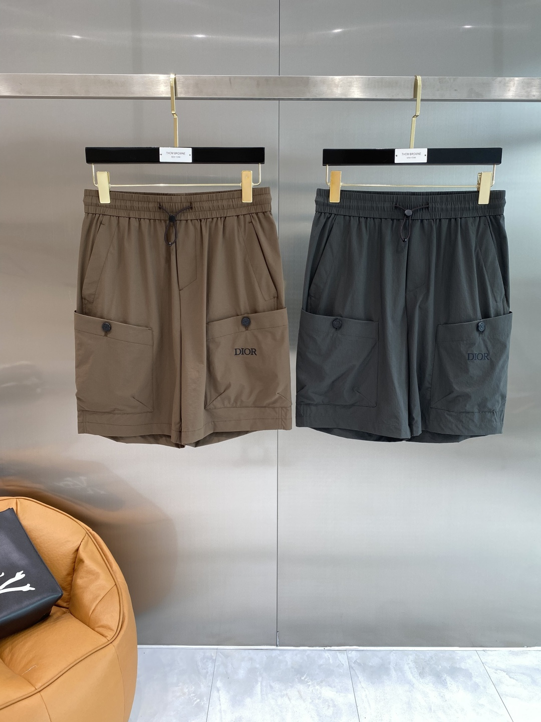 NO:918557,'Dijia' 2026 spring and summer new casual shorts!  On sale simultaneously on the official website. Customized brand classic LOGO, customized fabrics, excellent comfort, strong touch. Highly identifiable, perfect appearance and craftsmanship. Sizes M-3XL next day, dior, shorts,19860909《迪家》 2026春夏新款休闲短裤！官网同步发售.定制品牌经典LOGO,定制面料,舒适度极好,手触感强烈.辨识度极高,完美品相工艺. 尺码M-3XL隔天,,dior,shorts,,Men's clothing