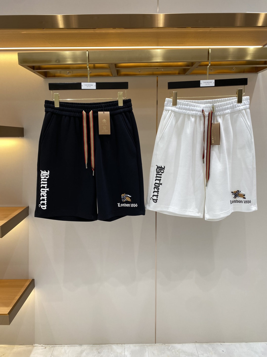 NO:937689,'Bajia' 2026 spring and summer new casual shorts!  On sale simultaneously on the official website. Customized brand classic LOGO, customized fabrics, excellent comfort, strong hand touch. Highly identifiable, perfect appearance and craftsmanship. Sizes M-3XL next day, burberry, shorts,19860909《巴家》 2026春夏新款休闲短裤！官网同步发售.定制品牌经典LOGO,定制面料,舒适度极好,手触感强烈.辨识度极高,完美品相工艺. 尺码M-3XL隔天,,burberry,shorts,,Men's clothing