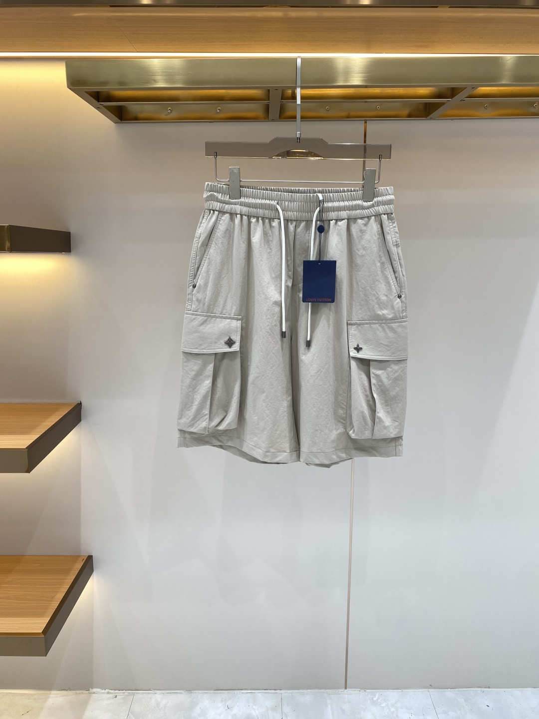 NO:949576,'Donkey Family' 2026 spring and summer new casual shorts!  On sale simultaneously on the official website. Customized brand classic LOGO, customized fabrics, excellent comfort, strong touch. Highly identifiable, perfect appearance and craftsmanship. Sizes 29-38,, louis vuitton, louis vuitton, shorts,19860909《驴家》 2026春夏新款休闲短裤！官网同步发售.定制品牌经典LOGO,定制面料,舒适度极好,手触感强烈.辨识度极高,完美品相工艺. 尺码29-38,,louis vuitton,louis vuitton,shorts,,Men's clothing