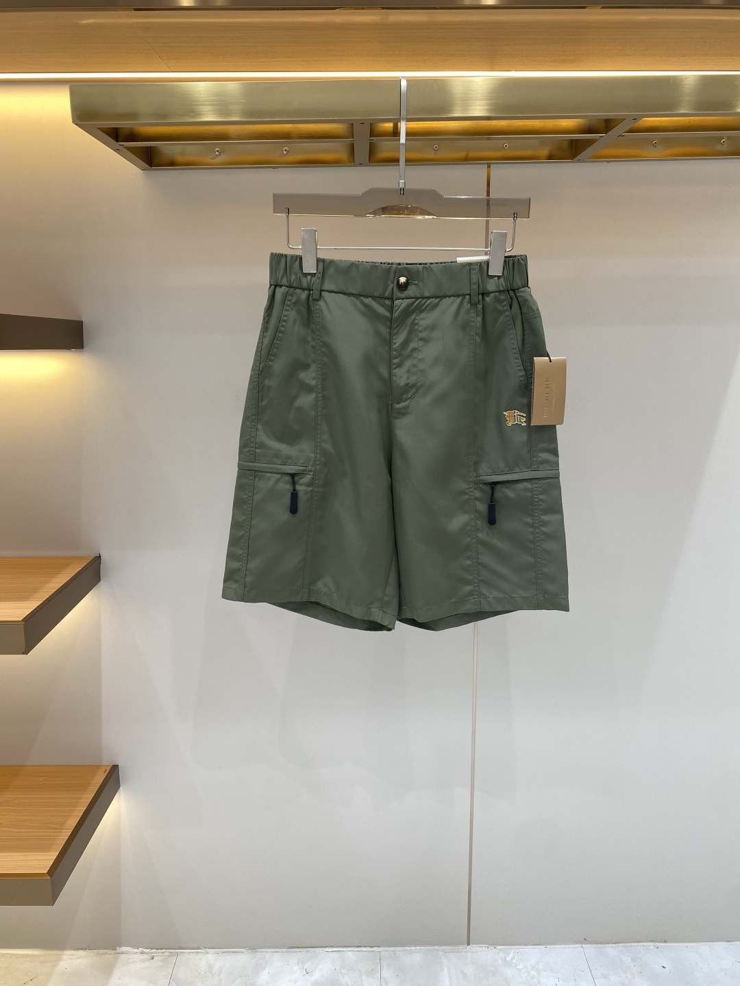 NO:949564,'Bajia' 2026 spring and summer new casual shorts!  On sale simultaneously on the official website. Customized brand classic LOGO, customized fabrics, excellent comfort, strong touch. Highly recognizable, perfect appearance and craftsmanship. Sizes M-4XL, burberry, shorts,19860909《巴家》 2026春夏新款休闲短裤！官网同步发售.定制品牌经典LOGO,定制面料,舒适度极好,手触感强烈.辨识度极高,完美品相工艺. 尺码M-4XL,,burberry,shorts,,Men's clothing