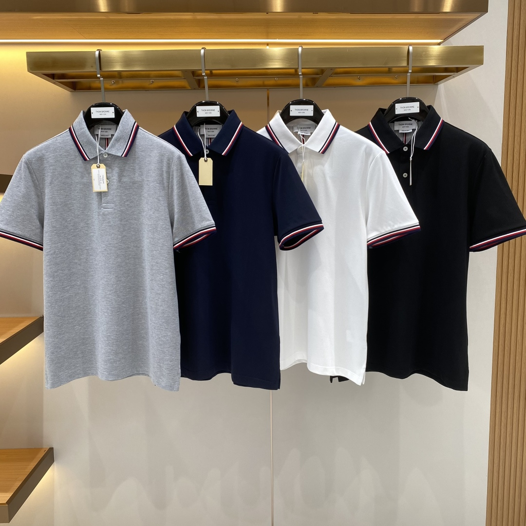 NO:949650,'TB Home' 2026 Men's Business Casual Solid Color Lapel Short-Sleeved POLO Shirt #Customers supply imported pique cotton fabrics, selected high-quality long-staple cotton raw materials, the fabric properties are all superior, the mesh structure is fine and natural, after washing, the texture becomes more friendly, both comfort and breathability are perfect, the tactile experience is self-evident, POLO shirt size M-3XL next day,, T-shirt,19860909《TB家》 2026男士商务休闲纯色翻领短袖POLO衫#客供进口珠地棉面料,甄选上等长绒棉花原料,面料属性皆为上乘,网眼结构细腻自然,经过水洗后,肌理变得更具亲和力,舒适性与透气性完美兼备,触感体验不言而喻,POLO衫 尺码M-3XL隔天,,T-shirt,,Men's clothing