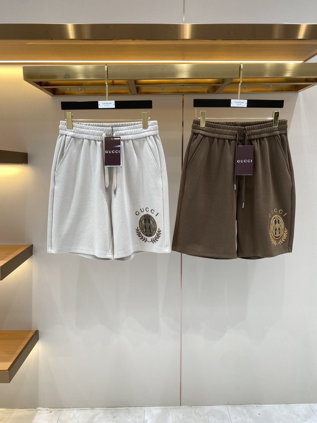 NO:949688,'Gujia' 2026 spring and summer new casual shorts!  On sale simultaneously on the official website. Customized brand classic LOGO, customized fabrics, excellent comfort, strong touch. Highly recognizable, perfect appearance and craftsmanship. Sizes M-3XL next day, gucci, shorts,19860909《古家》 2026春夏新款休闲短裤！官网同步发售.定制品牌经典LOGO,定制面料,舒适度极好,手触感强烈.辨识度极高,完美品相工艺. 尺码M-3XL隔天,,gucci,shorts,,Men's clothing