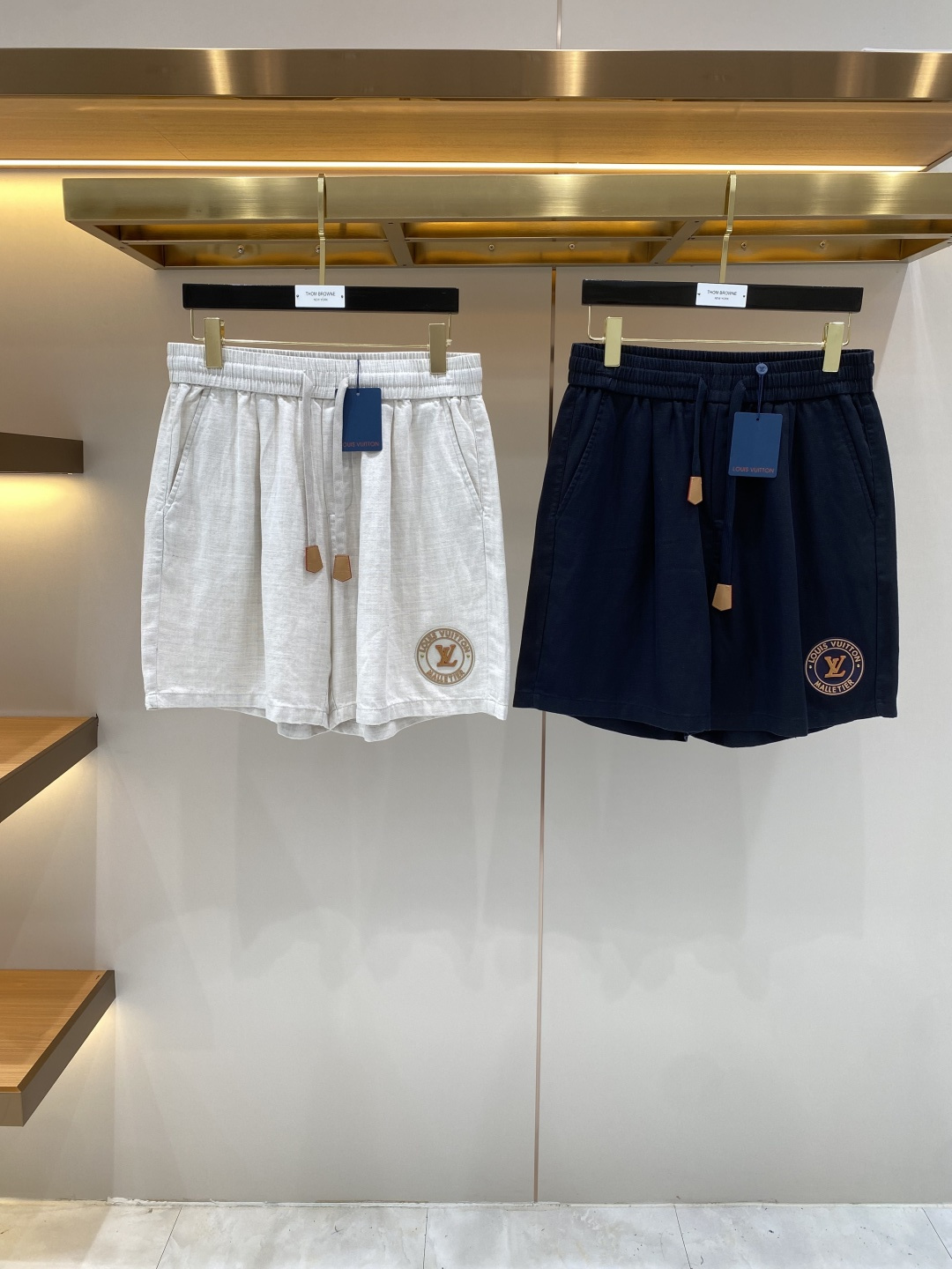 NO:949723,'Donkey Family' 2026 spring and summer new casual shorts!  On sale simultaneously on the official website. Customized brand classic LOGO, customized fabrics, excellent comfort, strong hand touch. Highly identifiable, perfect appearance and craftsmanship. Sizes M-3XL next day, louis vuitton, louis vuitton, shorts,19860909《驴家》 2026春夏新款休闲短裤！官网同步发售.定制品牌经典LOGO,定制面料,舒适度极好,手触感强烈.辨识度极高,完美品相工艺. 尺码M-3XL隔天,,louis vuitton,louis vuitton,shorts,,Men's clothing
