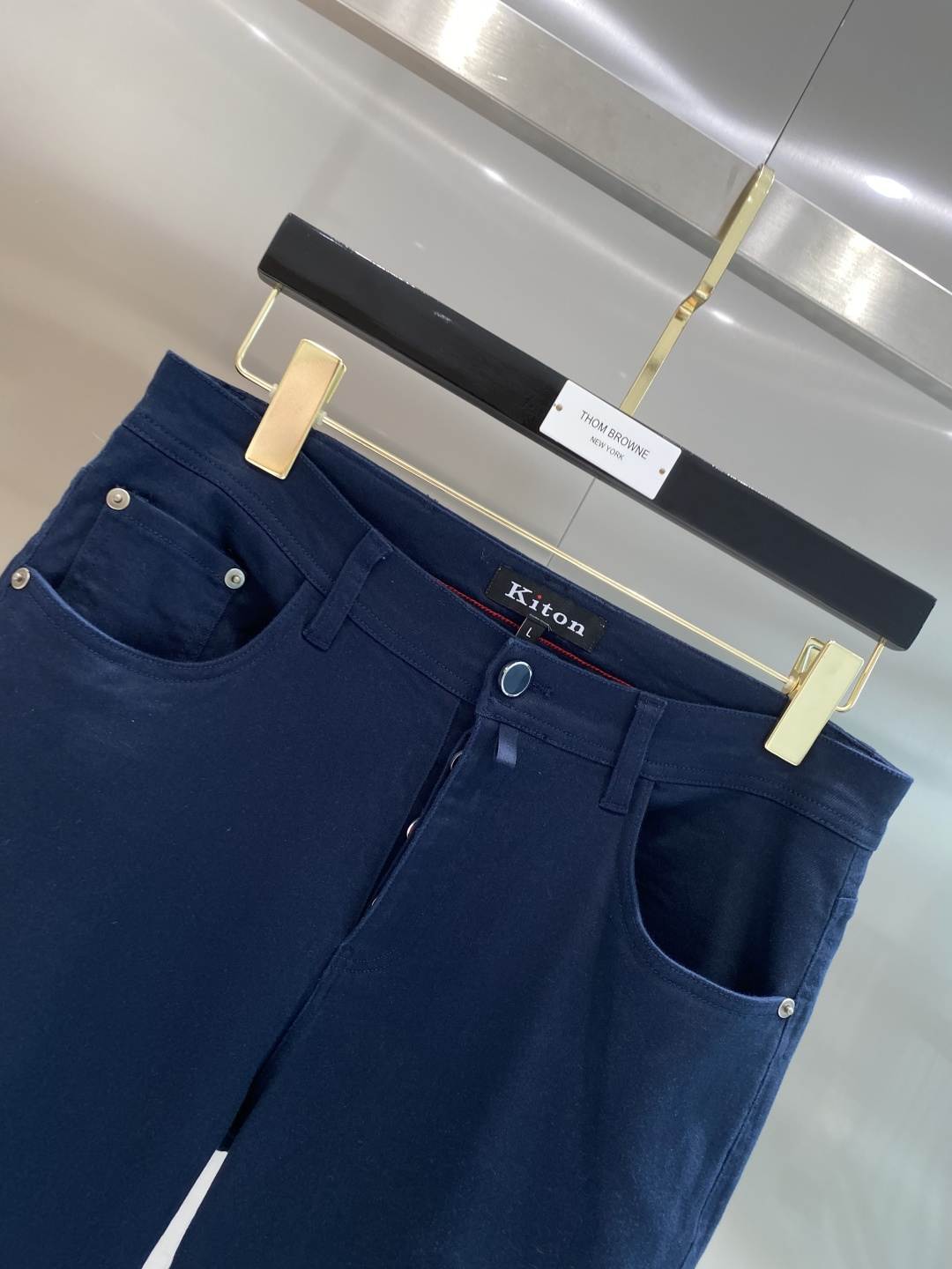 《𝙉𝙚𝙬🖤❤️KiTon 家》 2026专柜新品大爆款高端休闲裤松紧裤！奢华品牌logo重工艺点缀 随意进出专柜，高端男