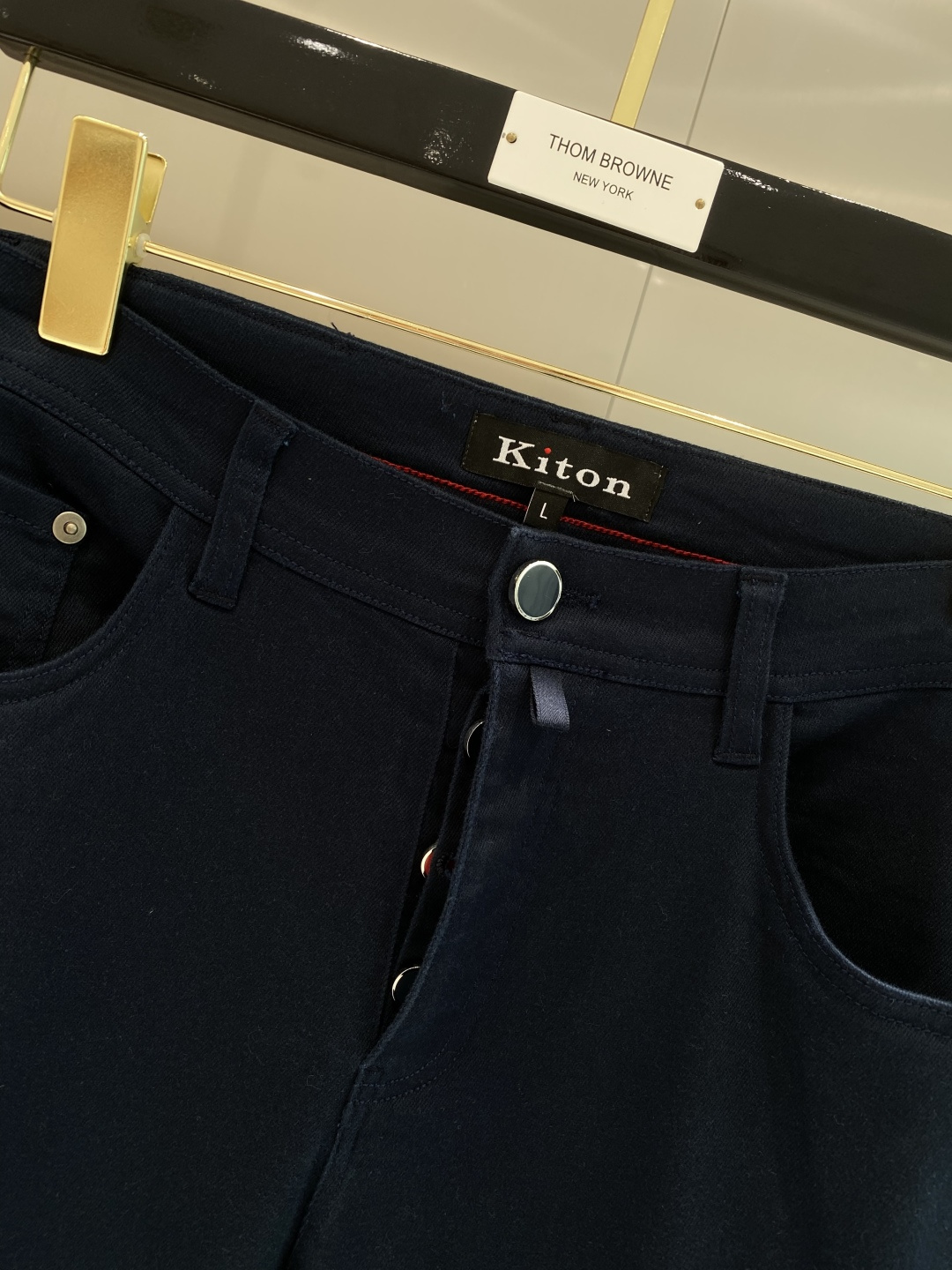 《𝙉𝙚𝙬🖤❤️KiTon 家》 2026专柜新品大爆款高端休闲裤松紧裤！奢华品牌logo重工艺点缀 随意进出专柜，高端男