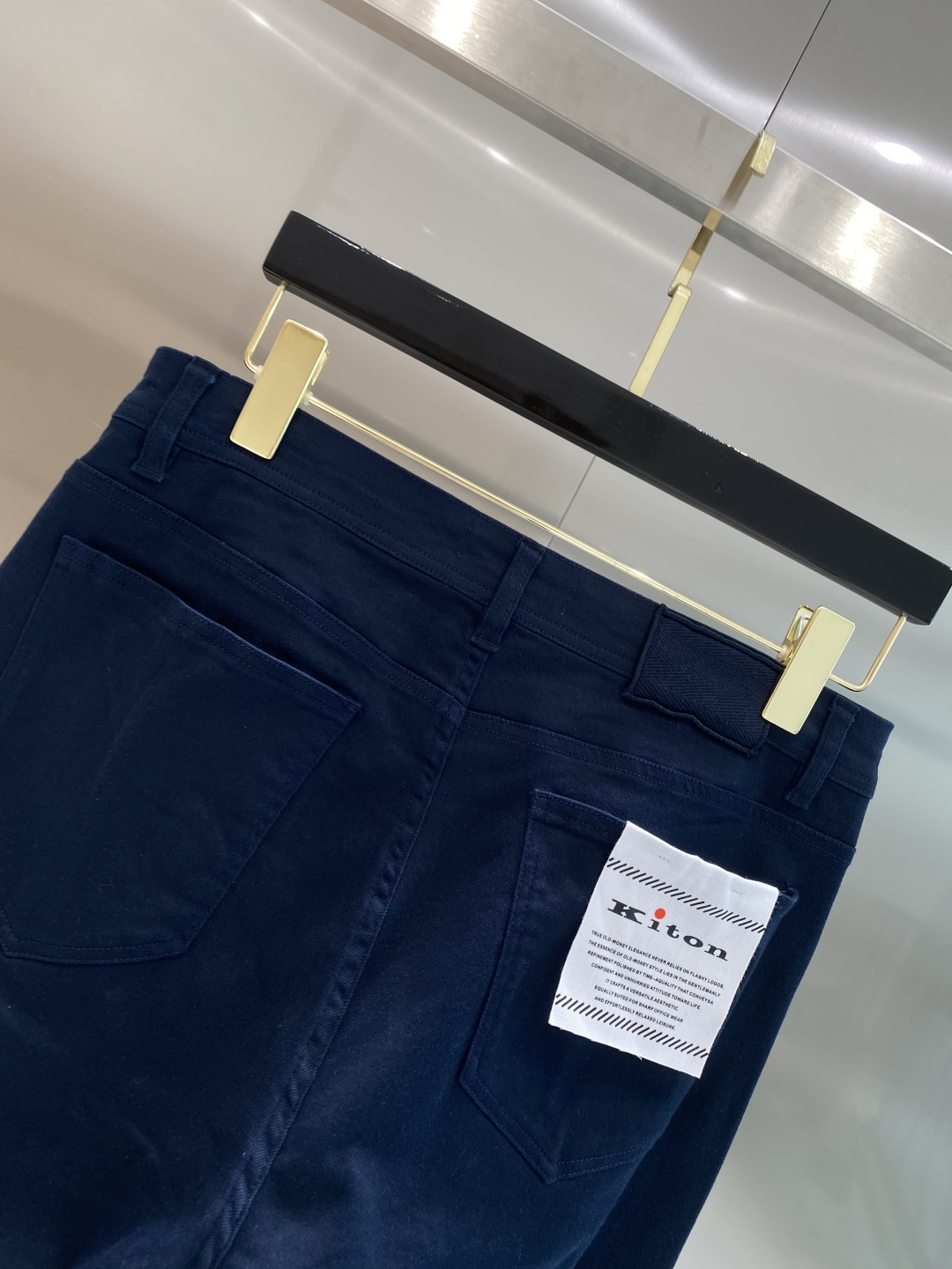 《𝙉𝙚𝙬🖤❤️KiTon 家》 2026专柜新品大爆款高端休闲裤松紧裤！奢华品牌logo重工艺点缀 随意进出专柜，高端男