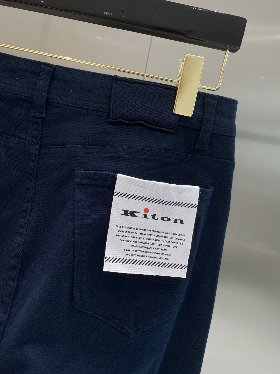 《𝙉𝙚𝙬🖤❤️KiTon 家》 2026专柜新品大爆款高端休闲裤松紧裤！奢华品牌logo重工艺点缀 随意进出专柜，高端男