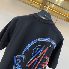 《𝙉𝙚𝙬🖤❤️蒙家》 26SS新款春夏短袖 最高版本客供定制高端面料 简单时尚款,配色超级好看!经典logo的设计 简单 《𝙉𝙚𝙬🖤❤️蒙家》 26SS新款春夏短袖 最高版本客供定制高端面料 简单时尚款,配色超级好看!经典logo的设计 简单