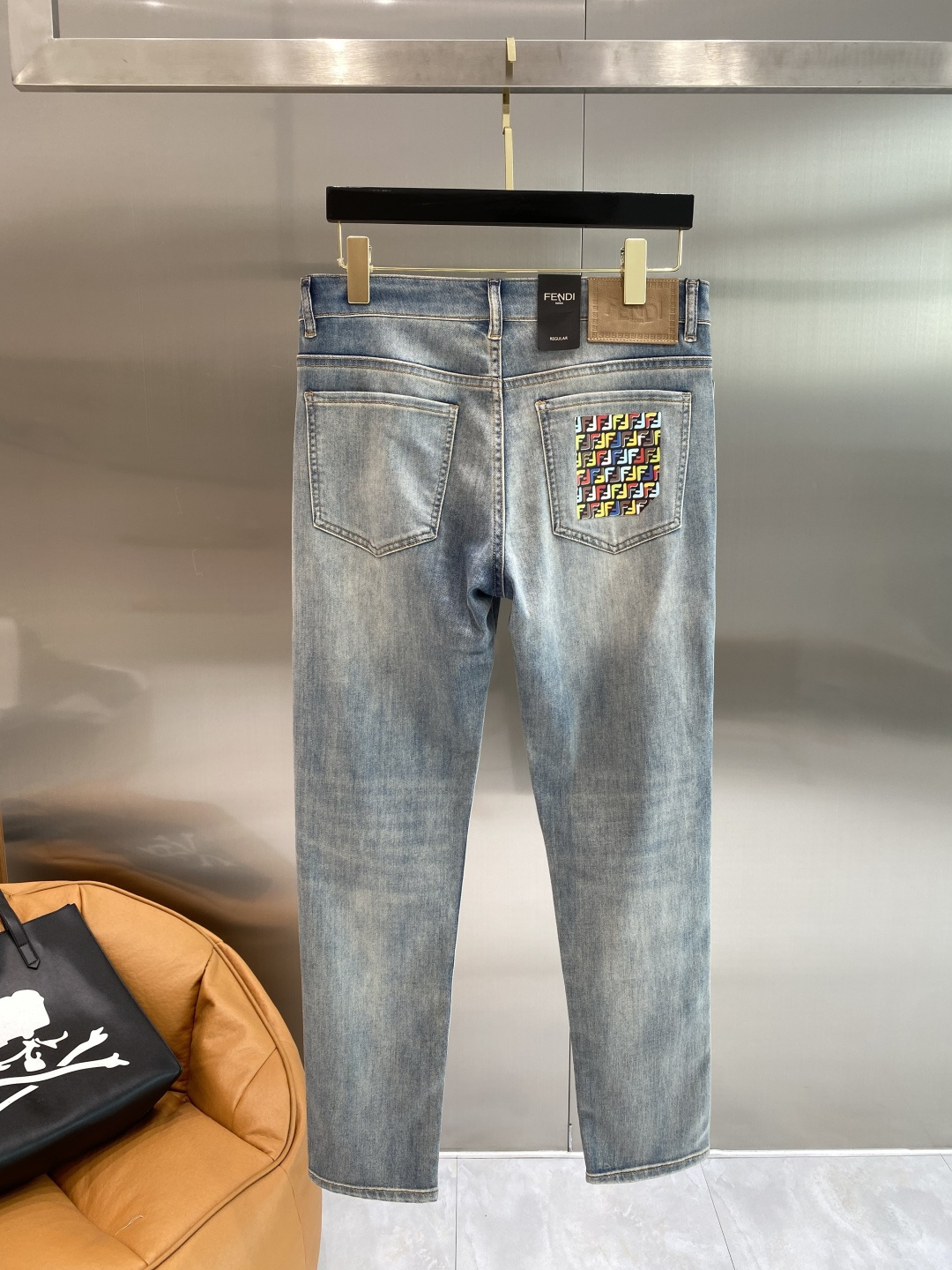 NO:953140,'Fenjia' 2026 heavy-duty washed casual jeans, imported original washed stretch fabric, comfortable and elastic, unique design, super correct fit, comfortable and breathable, extremely high grade, counter quality, handsome upper body, size 29-36, next day,,fendi,jeans,19860909《芬家》 2026重工水洗休闲牛仔裤,进口原版水洗弹力面料,舒适有弹性,独特设计,版型超正,舒适透气,档次极高,专柜品质,上身帅气十足,码数29-36隔天,,fendi,jeans,,Men's clothing