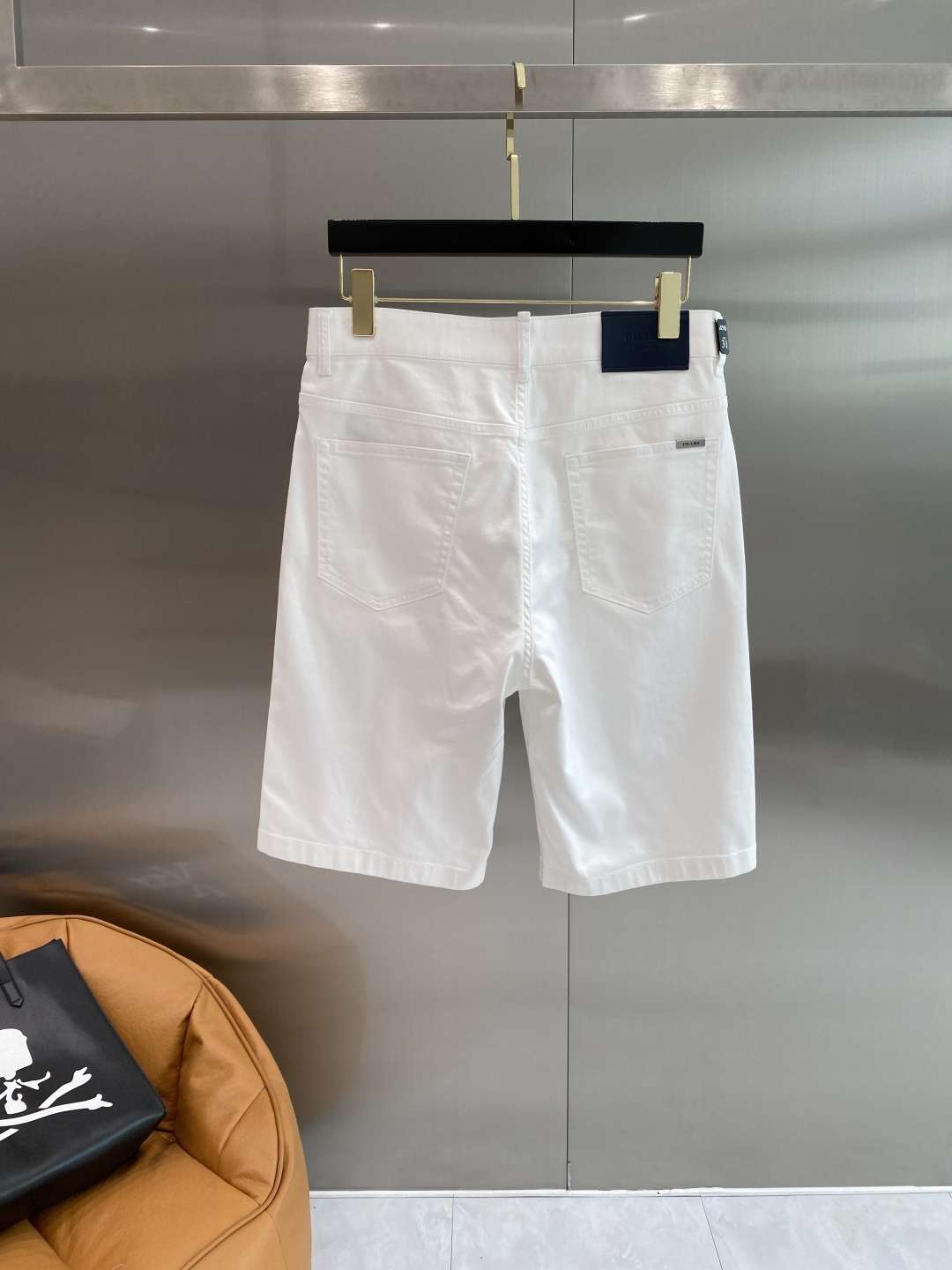 NO:953157,'Pujia' 2026 denim shorts, denim with classic patterns, retro and fashionable, metal buttons and pocket design, full of details. The shape is great, not tight or loose, 30-36 next day, prada, shorts,19860909《普家》 2026牛仔短裤, 牛仔搭配经典图案,复古又时髦,金属纽扣和口袋设计,细节感满满.版型很赞,不紧绷也不松垮,30-36隔天,,prada,shorts,,Men's clothing