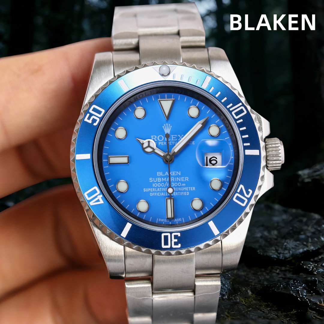 NO:924473,BLAKEN ROLEX Submariner SUB series, the latest official Tiffany blue/pink Submariner/yellow Submariner watch, a new popular commemorative model launched to commemorate the '70th anniversary' of submarine personnel. 1. The ring is made of a unique color formula and accurately controlled temperature firing, which is infinitely close to the original. The sapphire luminous dots achieve the ultimate original shine. The ring scale uses physical vapor deposition technology. Platinum powder is coated on the font at high temperature.  The color of the font is durable and does not fade when exposed to water or oil. 2. The shell body and all details are aligned with the genuine product. (The case, strap and buckle are all made of 904L Oyster steel. They are polished and engraved with high strength. They are full of richness, corrosion-resistant, oxidation-resistant, wear-resistant and durable. Details determine everything, perfectly restoring the feel and temperament of the genuine product. 3. Literal texture  The luminous stone on the round nails of the literal scale is full but not overflowing. The luminous stone is more delicate than the market. The luminous coating is Rolex's latest material Chromalight, which shows blue light overall, full and more durable. BKL Submariner Series 4. Glass and letters. The mirror surface is made of high-density sapphire crystal glass, with the small crown hidden at 6 o'clock. The convex mirror position of the calendar position is coated with a blue high-transmittance coating, which has a full sense of blue light. At the same time, the magnifying glass magnification ratio is adjusted to restore the size of the calendar font to the original version.  5. The movement is equipped with an all-in-one machine. Unisex mechanical watch, tiffany, rolex19860909BLAKEN 劳力士 ROLEX 潜航者水鬼SUB系列 最新官方蒂芙尼蓝/粉水鬼/黄水鬼腕表 纪念潜水艇人员“第70届周年纪念日”所推出的新款全新流行纪念款. 1、圈口独特彩色配方和准确把控温度烧制而成 无限接近原装 蓝宝石夜光点做到极致原装闪亮 圈口刻度采用物理气相沉积技术 将铂金粉高温涂覆在字体上 使字体颜色耐久 遇水遇油不掉色. 2、壳身,所有细节均与正品一一对齐.（表壳表带表扣,全部采用904L蚝式钢打造,经过高强度拉丝打磨,雕刻.丰润感十足.耐腐蚀,抗氧化,耐磨耐操.细节决定一切,完美还原了正品的手感和气质. 3、字面质感 字面刻度圆钉的夜光石饱而不溢,拉沙比市场更加细腻,夜光涂层为劳力士最新材料Chromalight,整体呈现蓝色光,饱满且更为持久.BKL 水鬼系列 4、玻璃与字面.镜面采用高密度的蓝宝石水晶玻璃,6点位隐藏小皇冠的标致,日历位凸镜面位置做了蓝色高透镀膜,蓝光感十足.同时调整了放大镜倍数比例,让日历字体呈现的大小还原原版. 5、机芯搭载一体机.男女通用机械腕表,,,tiffany,rolex,Watch