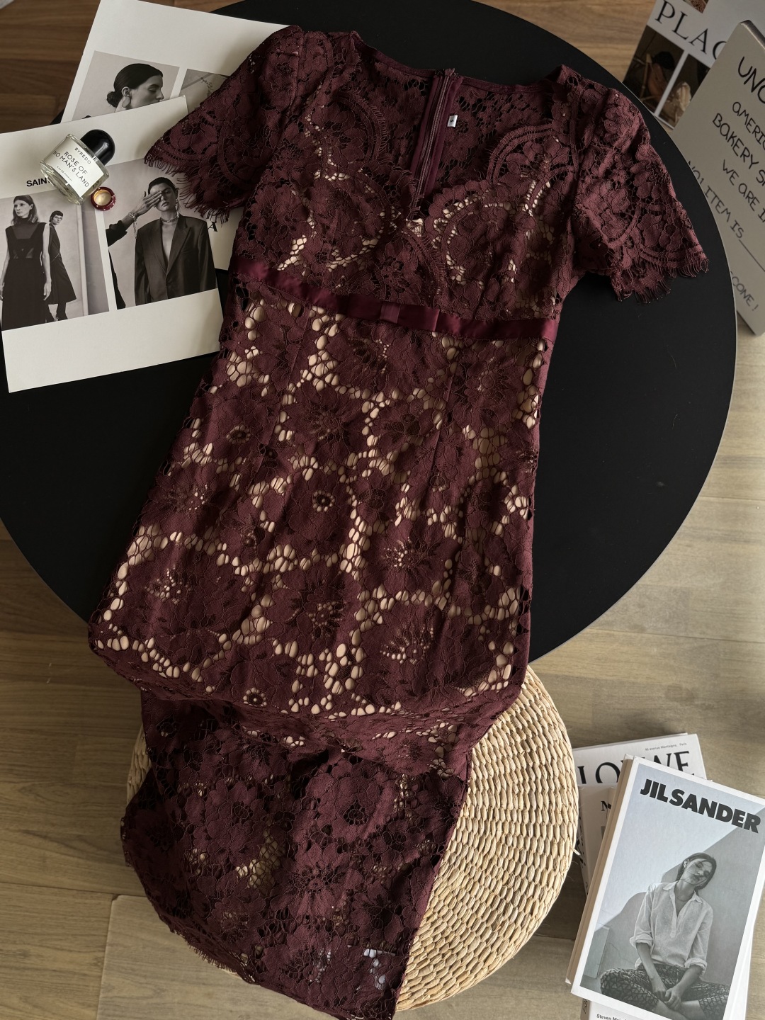 Elegant Burgundy Lace Dress - V-Neck, Floral Hollow-Out Design for Women 2 cmp i1755527227028 3468 0 0