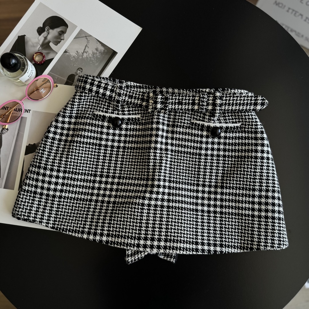 Houndstooth Wool Blend Skirted Shorts with Belt - Retro Chic Style 2 cmp i1756035920055 2462 0 1