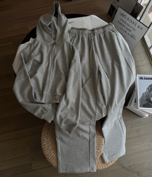 Women's Casual Two-Piece Set: Hoodie and Sweatpants - Comfortable Loungewear 1 Women's Casual Two-Piece Set: Hoodie and Sweatpants - Comfortable Loungewear