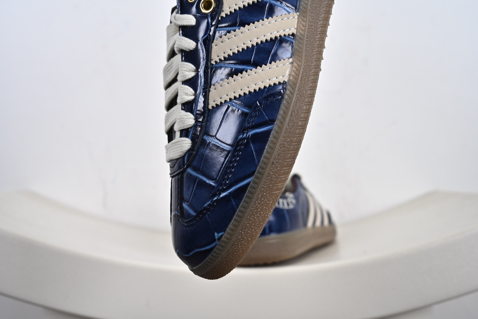 WALES BONNER x adidas originals Samba ”WonderWhite Night Brown' 舒适百搭 防滑耐磨 低帮 板鞋 男女同款 棕白 JH9826-莆田鞋,莆田鞋货源,高仿鞋,高仿鞋货源,安福档口,莆田高仿鞋,莆田鞋批发,高仿鞋批发,莆田高仿运动鞋,高仿运动鞋,莆田运动鞋 WALES BONNER x adidas originals Samba ”WonderWhite Night Brown' 舒适百搭 防滑耐磨 低帮 板鞋 男女同款 棕白 JH9826