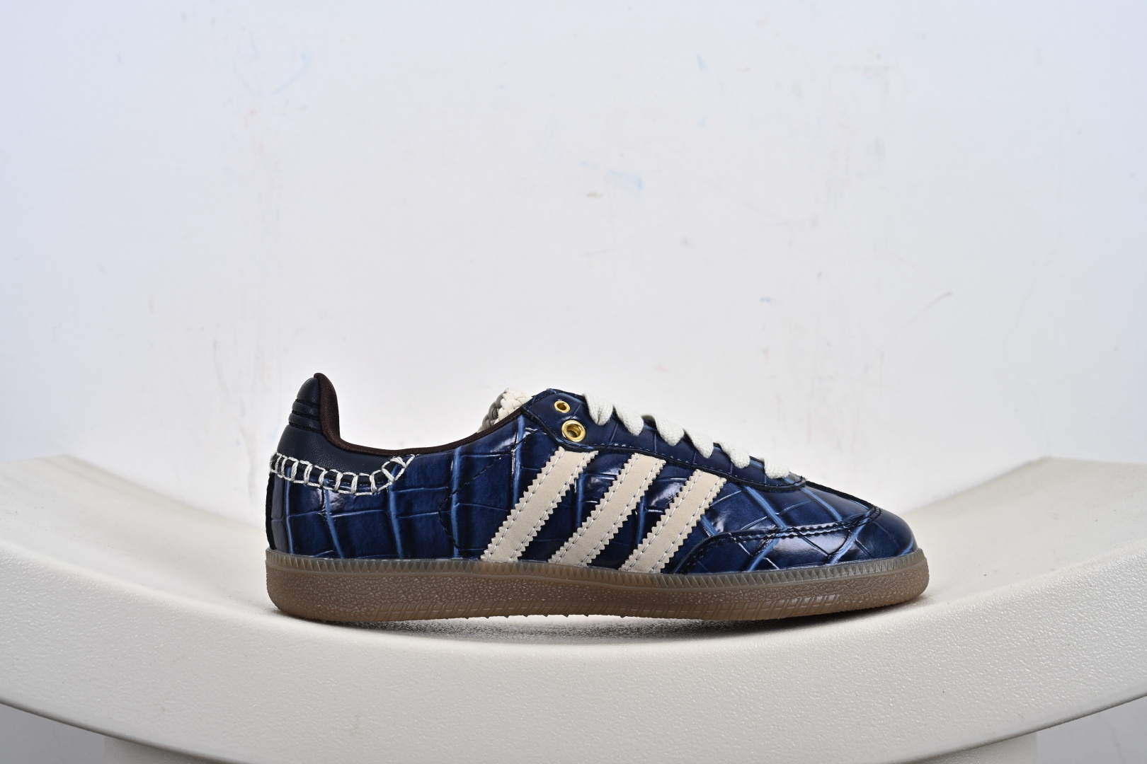 WALES BONNER x adidas originals Samba ”WonderWhite Night Brown' 舒适百搭 防滑耐磨 低帮 板鞋 男女同款 棕白 JH9826-莆田鞋,莆田鞋货源,高仿鞋,高仿鞋货源,安福档口,莆田高仿鞋,莆田鞋批发,高仿鞋批发,莆田高仿运动鞋,高仿运动鞋,莆田运动鞋 WALES BONNER x adidas originals Samba ”WonderWhite Night Brown' 舒适百搭 防滑耐磨 低帮 板鞋 男女同款 棕白 JH9826