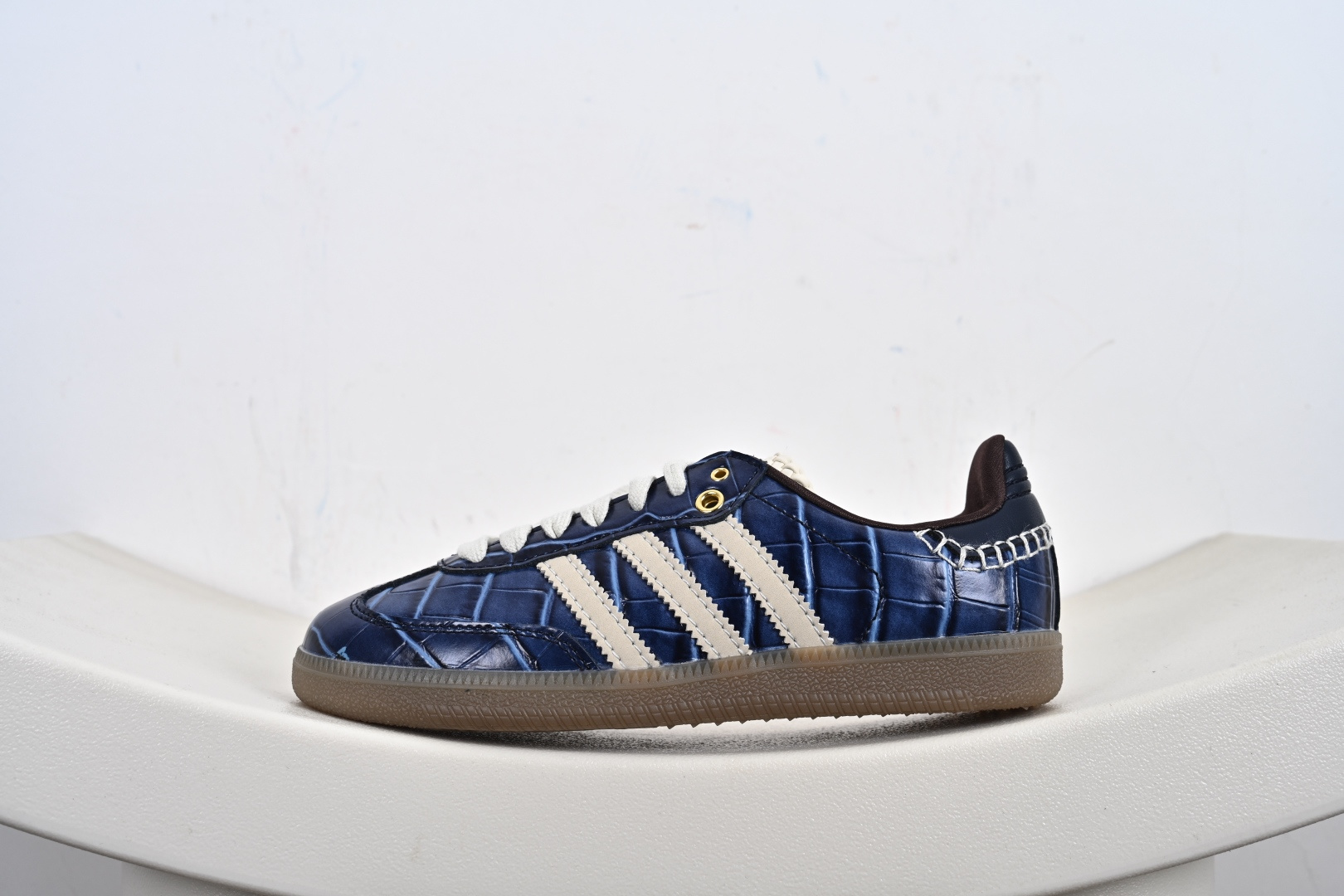 WALES BONNER x adidas originals Samba ”WonderWhite Night Brown' 舒适百搭 防滑耐磨 低帮 板鞋 男女同款 棕白 JH9826-莆田鞋,莆田鞋货源,高仿鞋,高仿鞋货源,安福档口,莆田高仿鞋,莆田鞋批发,高仿鞋批发,莆田高仿运动鞋,高仿运动鞋,莆田运动鞋 WALES BONNER x adidas originals Samba ”WonderWhite Night Brown' 舒适百搭 防滑耐磨 低帮 板鞋 男女同款 棕白 JH9826