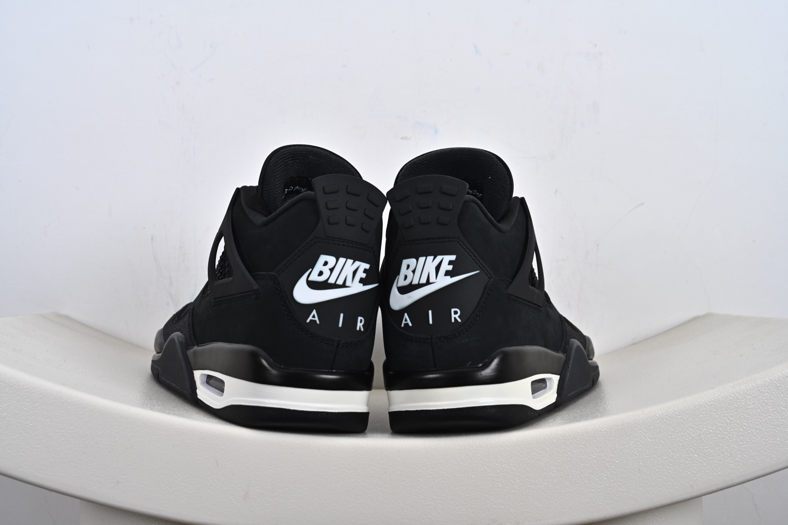 Nigel Sylvester x Air Jordan AJ4 Retro 联名黑魂 HF4340-001