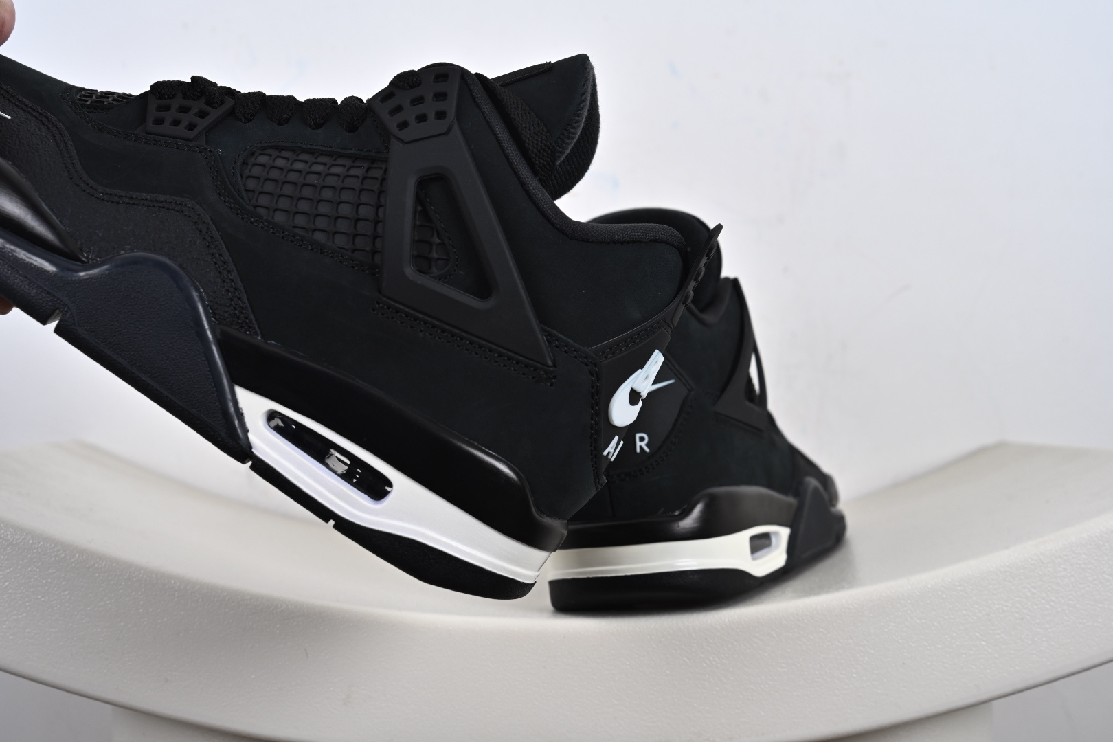 Nigel Sylvester x Air Jordan AJ4 Retro 联名黑魂 HF4340-001