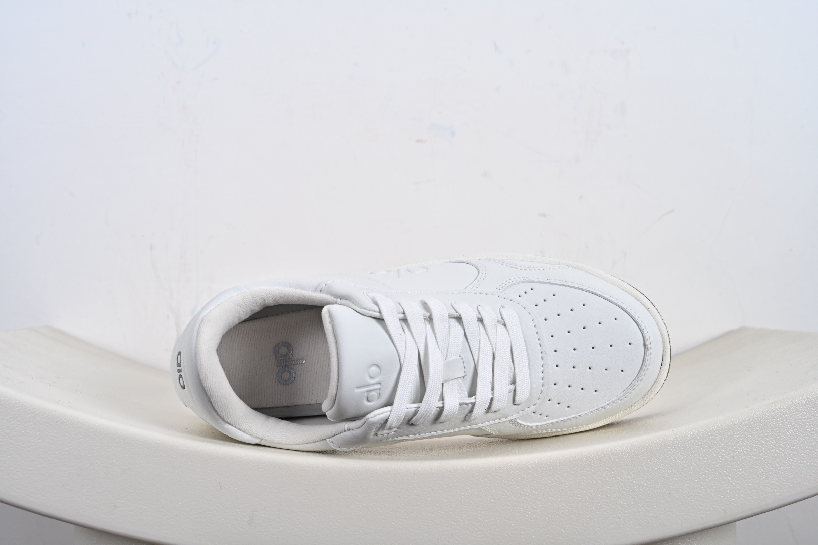 Alo Yoga Recovery Mode 人气单品 C舒适简约防滑耐磨低帮休闲板鞋