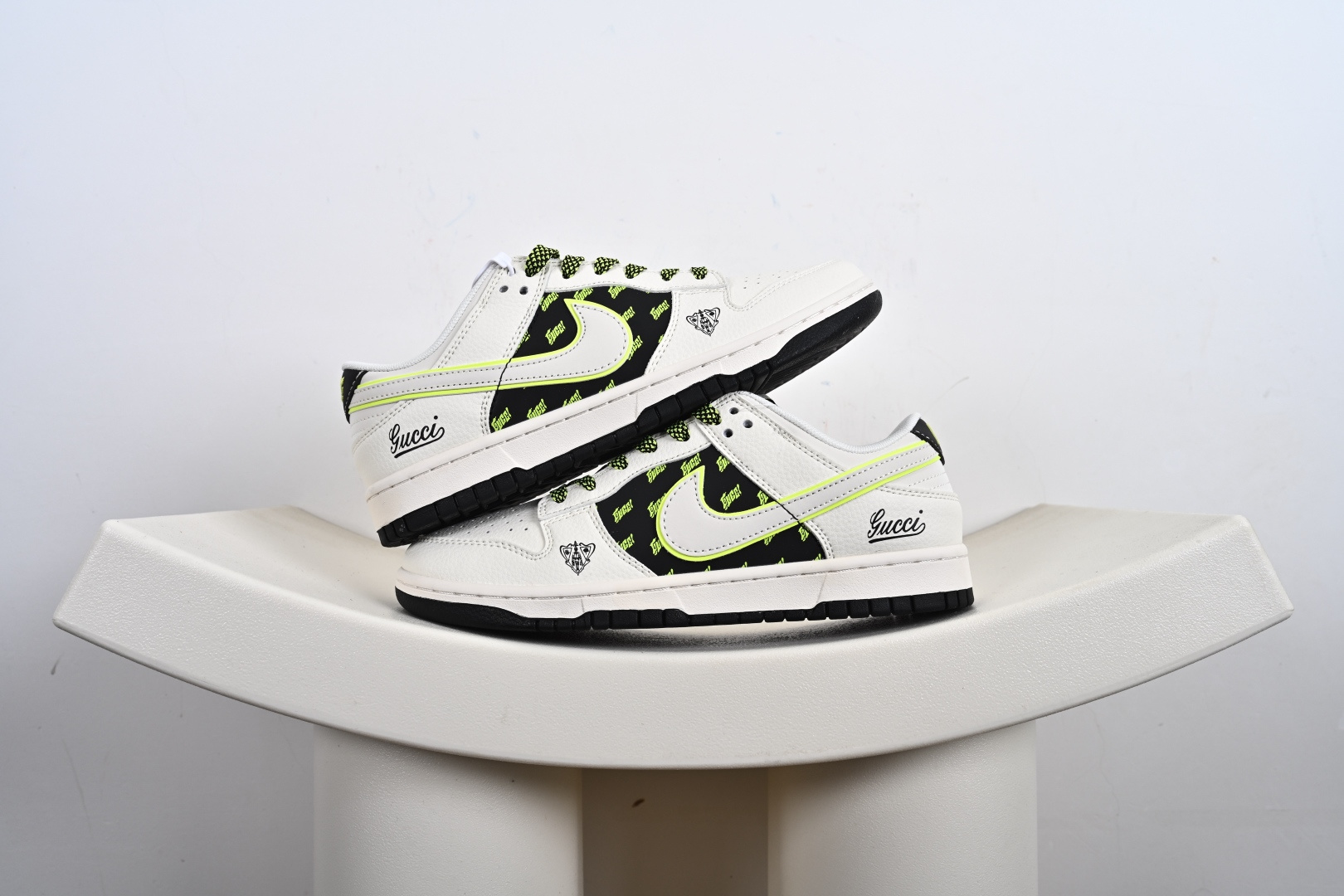 Nike Dunk Low Retro ‘DIY高端定制’耐克 低帮休闲运动板鞋原装头层材料 用料绝不含糊 独家版型蒸餾加工帶來的是更好的视觉和脚感体验 清洁度 电绣工艺 皮料切割干净无任何毛边 细节完美 HS8068-033、HS8068 030、HS8068 029、HS8068 034、HS8068 027、HS8068 031、 尺码：36-45（半）-H8-F1