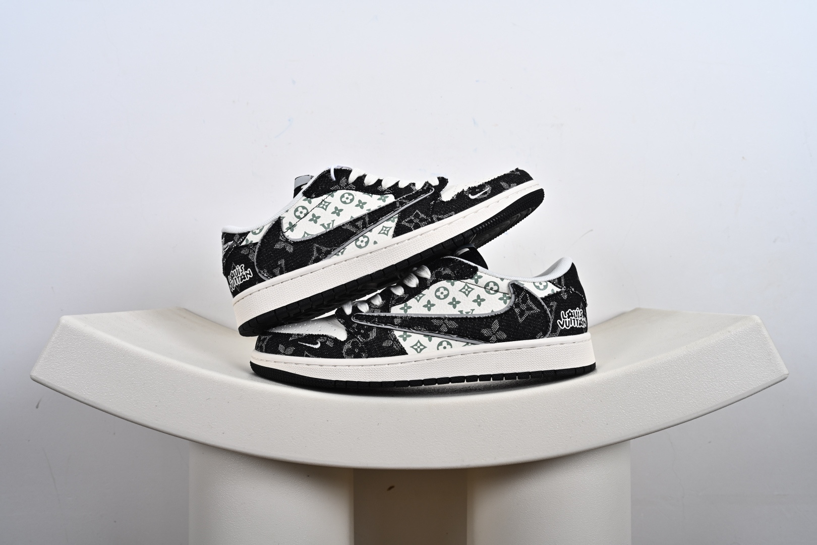 Travis Scott x Nike Air Jordan 1 Low x Balenciaga Air Jordan 1 Low 反转白灰蓝小钩倒钩 XD1568-105