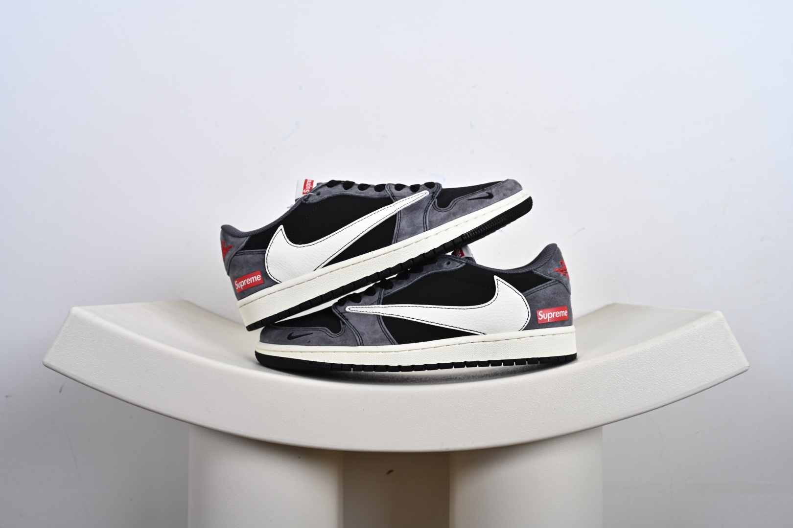 Travis Scott x Nike Air Jordan 1 Low x Balenciaga Air Jordan 1 Low 反转白灰蓝小钩倒钩 XD1568-105