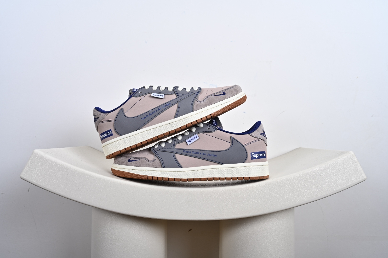 Travis Scott x Nike Air Jordan 1 Low x Balenciaga Air Jordan 1 Low 反转白灰蓝小钩倒钩 XD1568-105