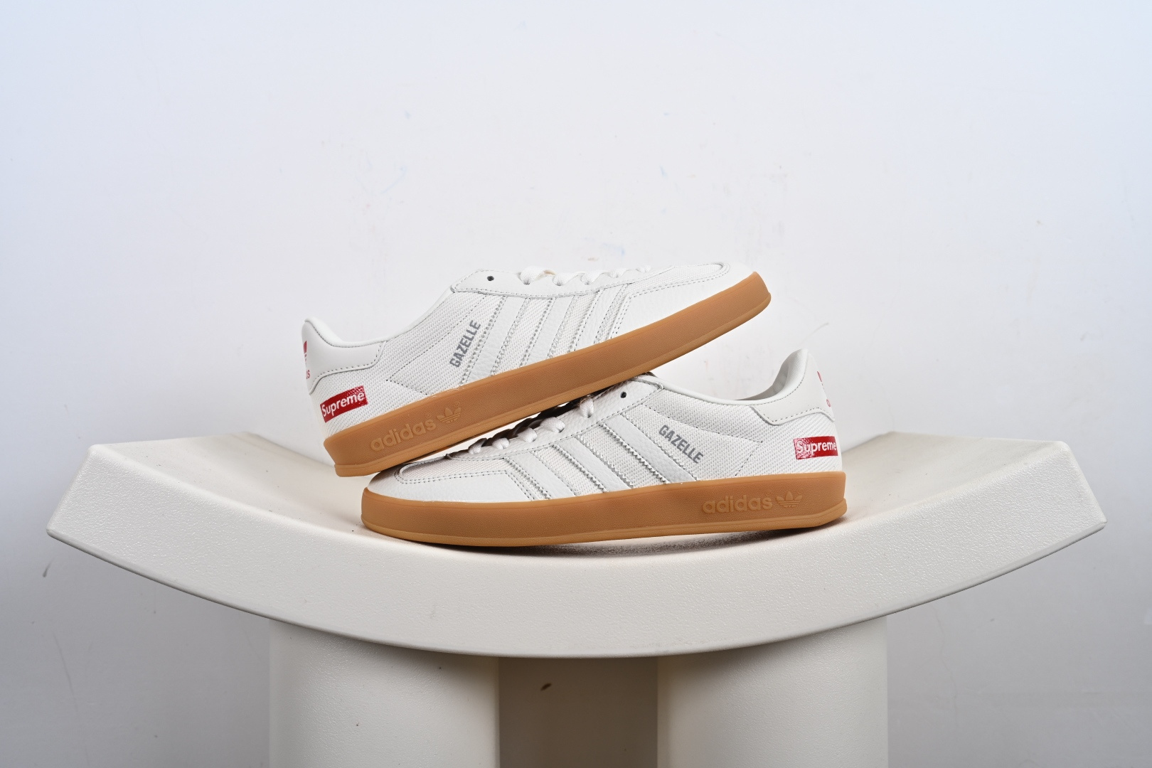 adidas Originals Gazelle INdoor 新年 发财 三叶草休闲防滑耐磨低帮板鞋 CH6336-719-莆田鞋,莆田鞋货源,高仿鞋,高仿鞋货源,安福档口,莆田高仿鞋,莆田鞋批发,高仿鞋批发,莆田高仿运动鞋,高仿运动鞋,莆田运动鞋 adidas Originals Gazelle INdoor 新年 发财 三叶草休闲防滑耐磨低帮板鞋 CH6336-719