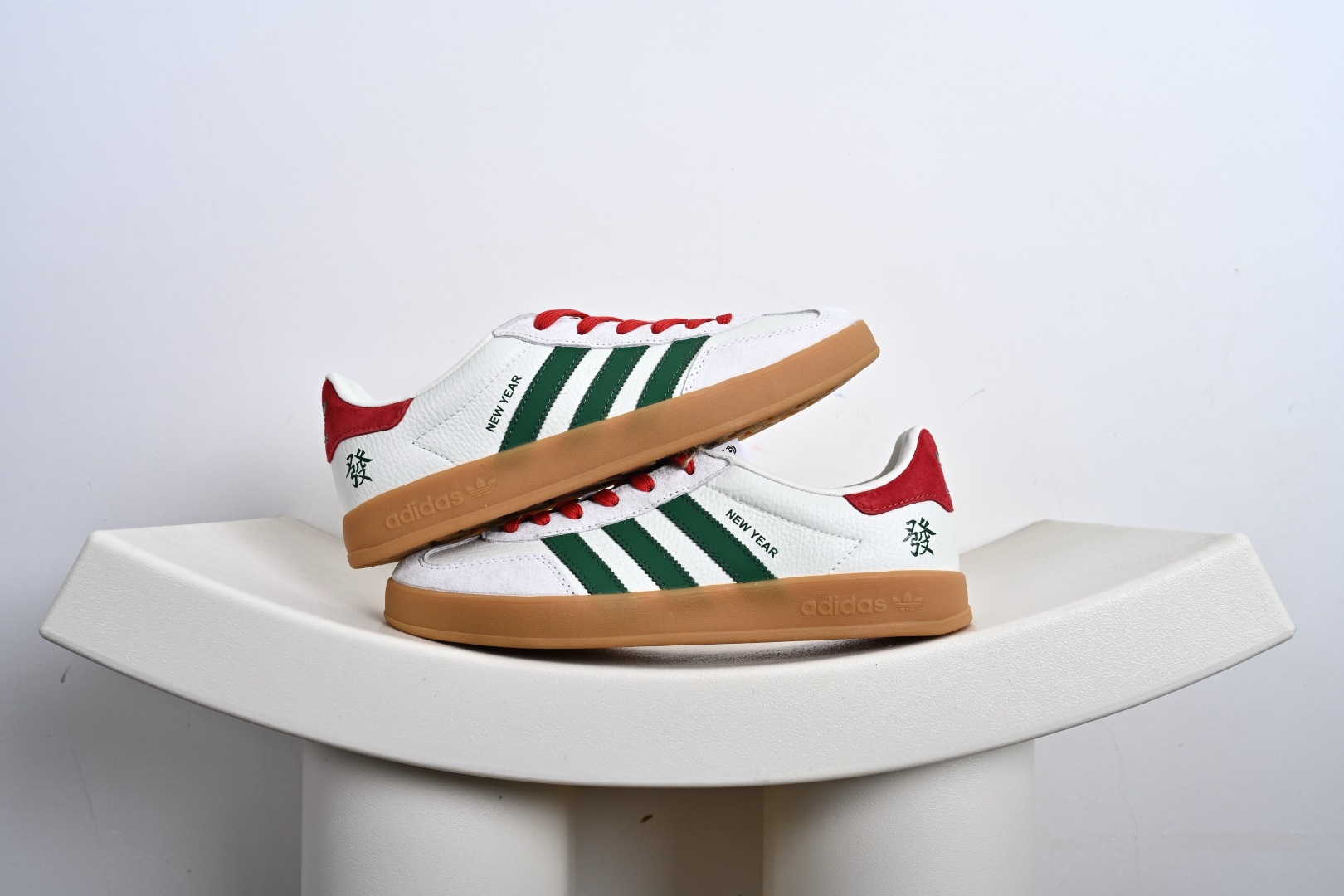 adidas Originals Gazelle INdoor 新年 发财 三叶草休闲防滑耐磨低帮板鞋 CH6336-719-莆田鞋,莆田鞋货源,高仿鞋,高仿鞋货源,安福档口,莆田高仿鞋,莆田鞋批发,高仿鞋批发,莆田高仿运动鞋,高仿运动鞋,莆田运动鞋 adidas Originals Gazelle INdoor 新年 发财 三叶草休闲防滑耐磨低帮板鞋 CH6336-719