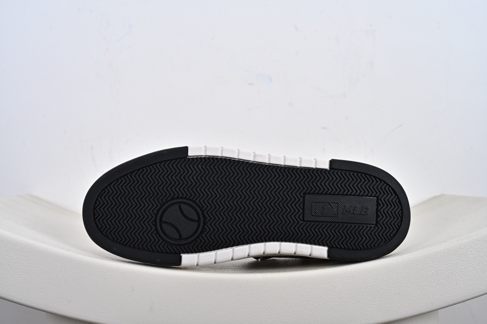 240 MLB Chunky Liner New York Yankees 定制MLB配色 学长鞋 3ASXCA12N-Chinese UA Cheap High Quatity Brand Clothes Bags handbags Sneakers wholesale wholesaler seller from China Factory suppliers Fashion Clothing Shoes best Quality Beautiful Price 240 MLB Chunky Liner New York Yankees 定制MLB配色 学长鞋 3ASXCA12N