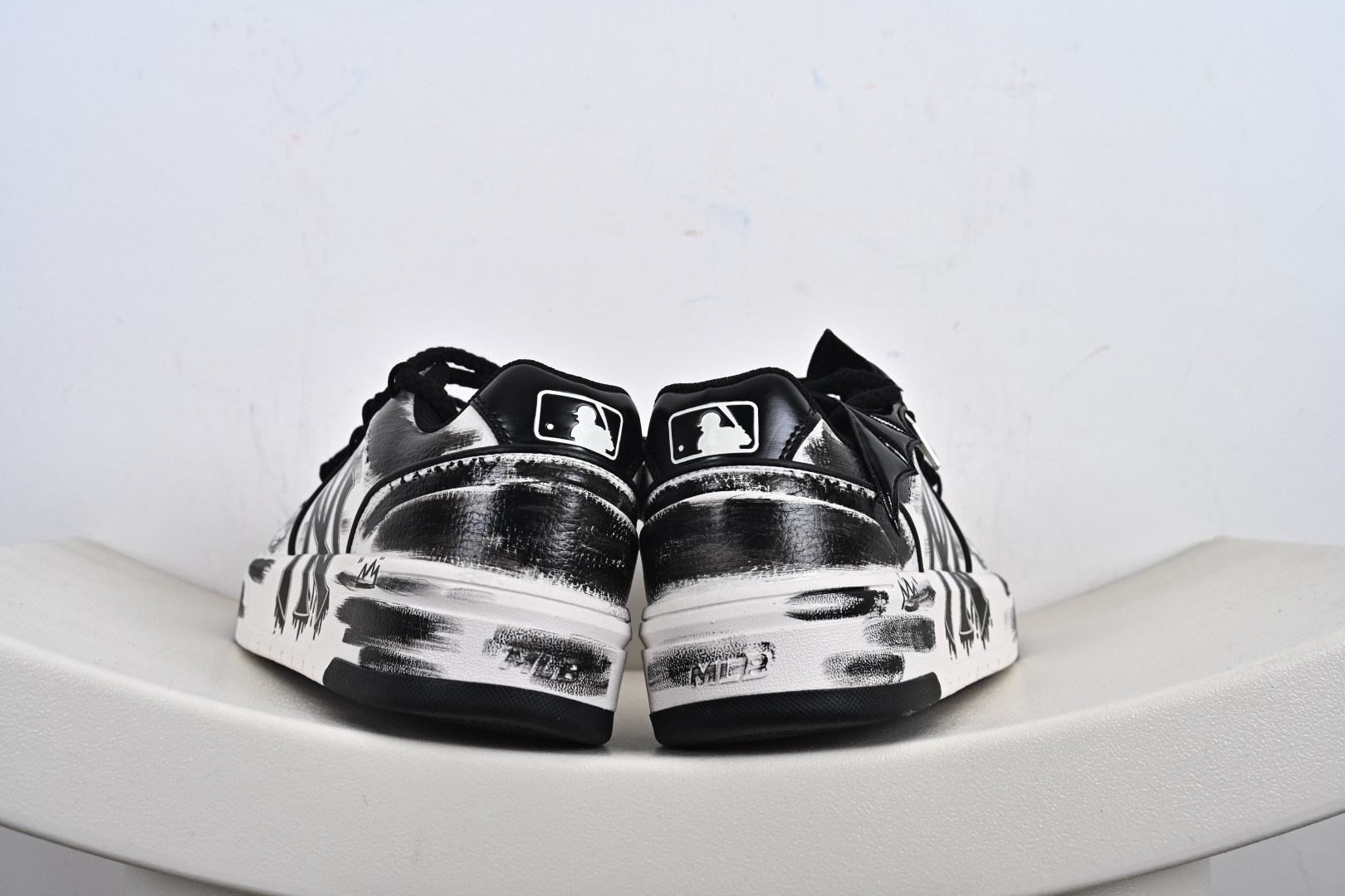 240 MLB Chunky Liner New York Yankees 定制MLB配色 学长鞋 3ASXCA12N-Chinese UA Cheap High Quatity Brand Clothes Bags handbags Sneakers wholesale wholesaler seller from China Factory suppliers Fashion Clothing Shoes best Quality Beautiful Price 240 MLB Chunky Liner New York Yankees 定制MLB配色 学长鞋 3ASXCA12N