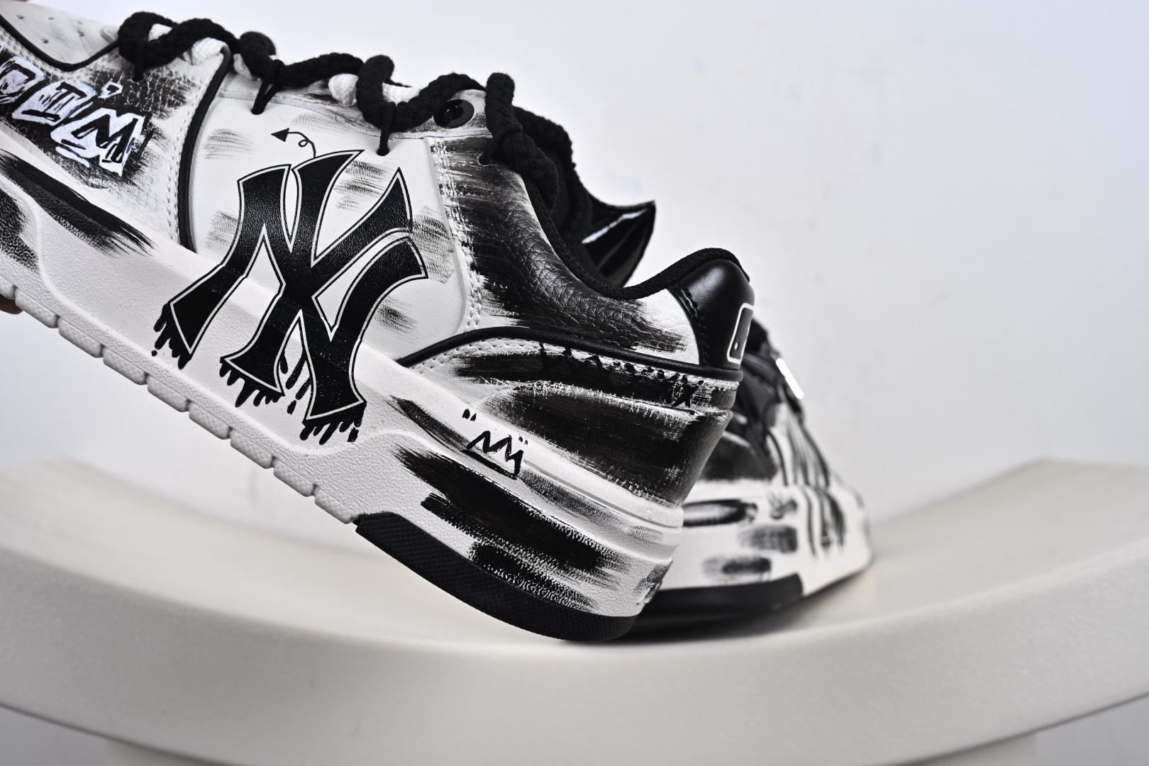 240 MLB Chunky Liner New York Yankees 定制MLB配色 学长鞋 3ASXCA12N-Chinese UA Cheap High Quatity Brand Clothes Bags handbags Sneakers wholesale wholesaler seller from China Factory suppliers Fashion Clothing Shoes best Quality Beautiful Price 240 MLB Chunky Liner New York Yankees 定制MLB配色 学长鞋 3ASXCA12N