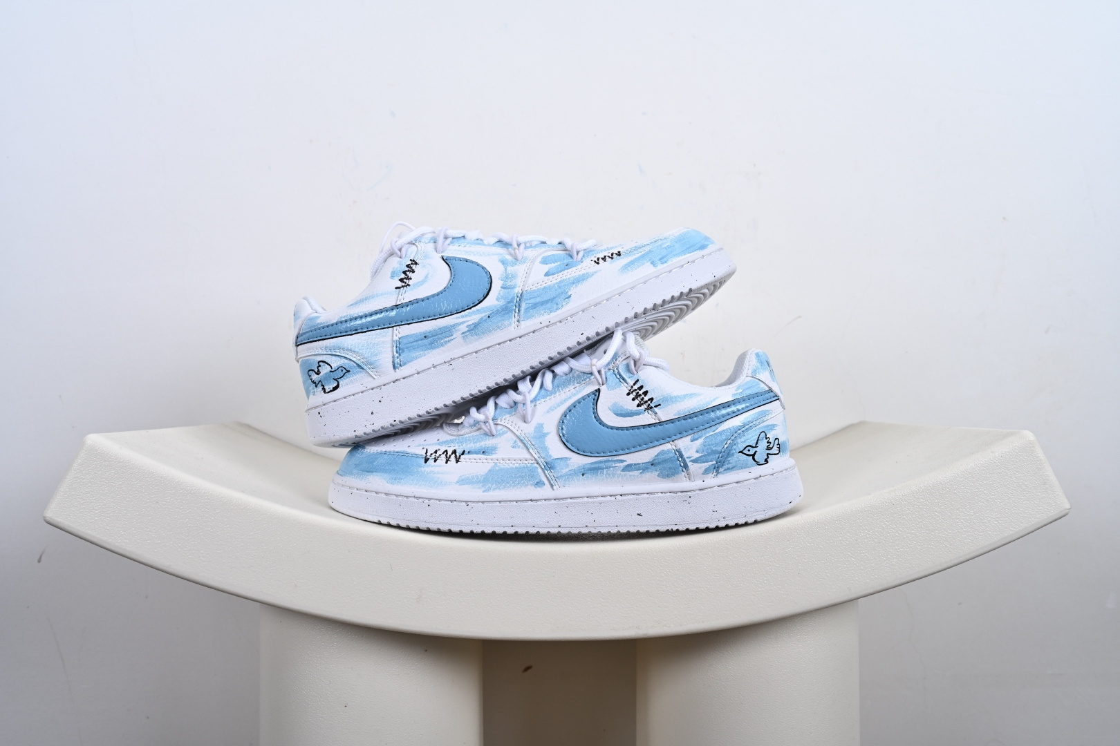 240 Nike Court Vision Low 手绘涂鸦休闲运动板鞋 纯原版本低帮百搭透气休闲运动板鞋 DH2987-101-Chinese UA Cheap High Quatity Brand Clothes Bags handbags Sneakers wholesale wholesaler seller from China Factory suppliers Fashion Clothing Shoes best Quality Beautiful Price 240 Nike Court Vision Low 手绘涂鸦休闲运动板鞋 纯原版本低帮百搭透气休闲运动板鞋 DH2987-101